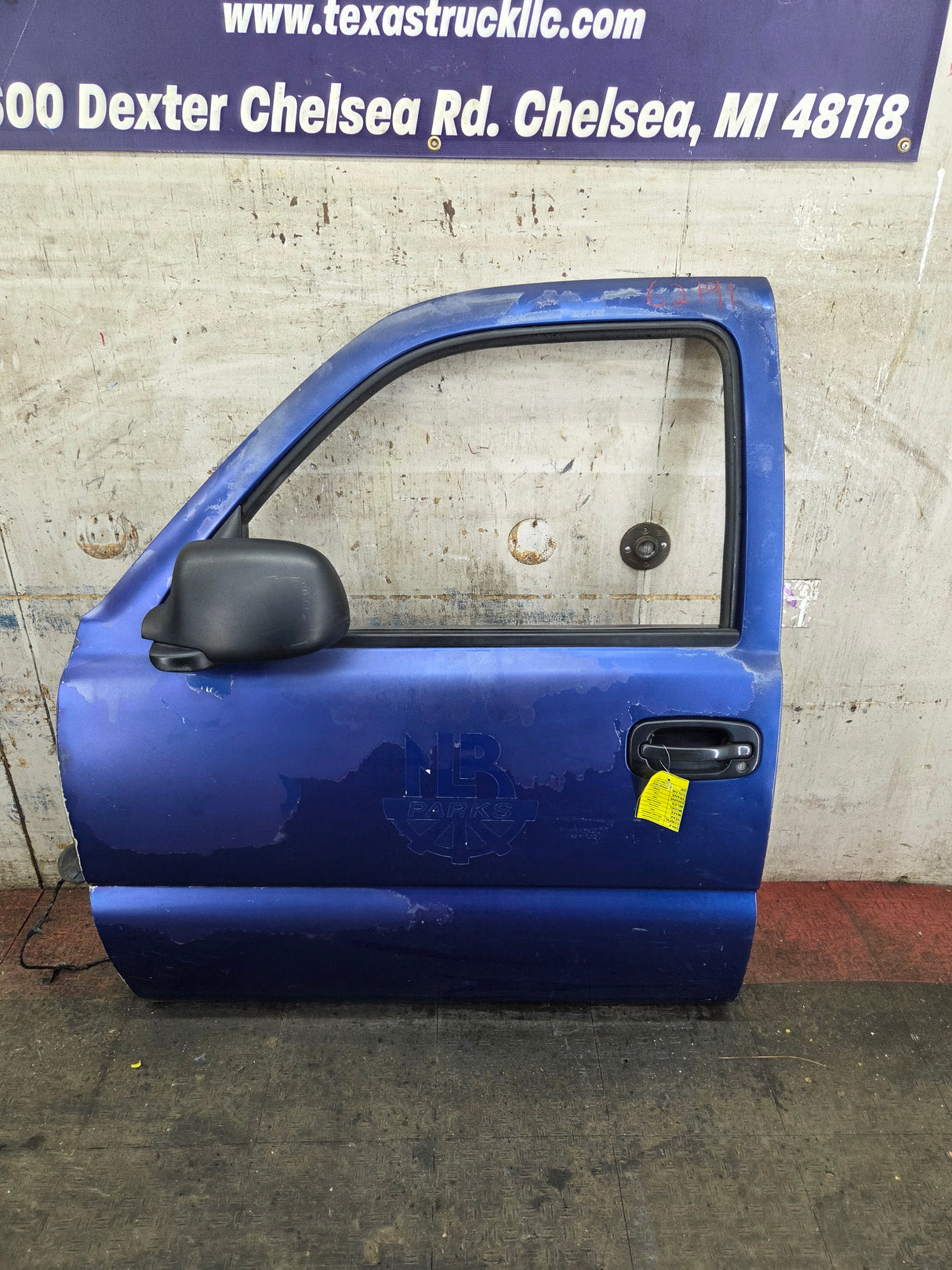 1999-2006 Chevrolet Silverado / GMC Sierra 1500 2500 3500 HD Front Driver Side Door LH