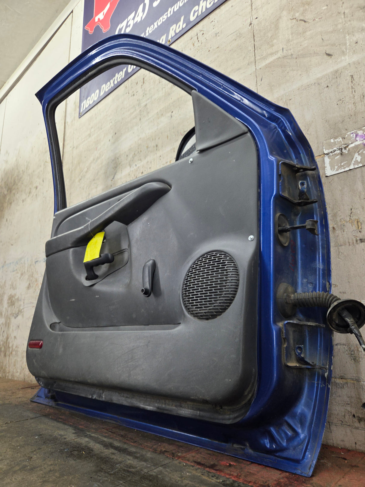 1999-2006 Chevrolet Silverado / GMC Sierra 1500 2500 3500 HD Front Driver Side Door LH