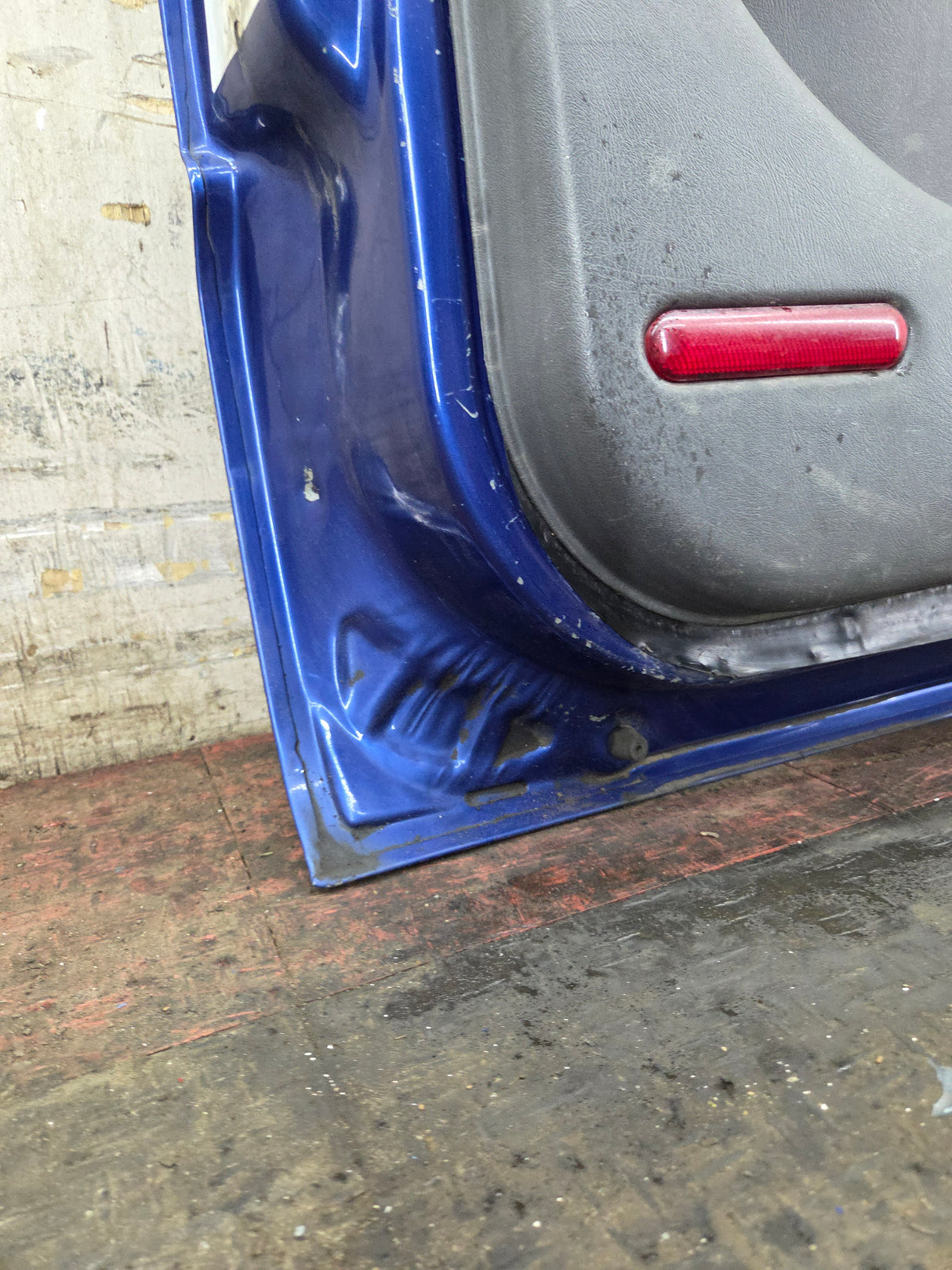 1999-2006 Chevrolet Silverado / GMC Sierra 1500 2500 3500 HD Front Driver Side Door LH