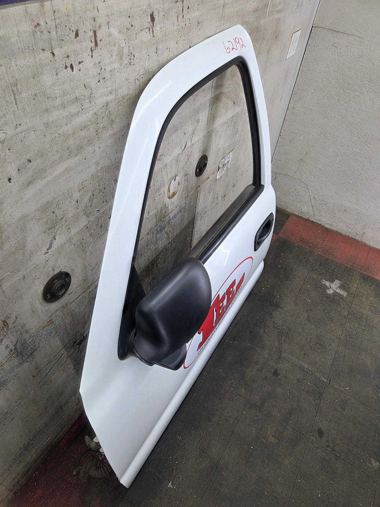 1999-2006 Chevrolet Silverado / GMC Sierra 1500 2500 3500 HD Front Driver Side Door LH