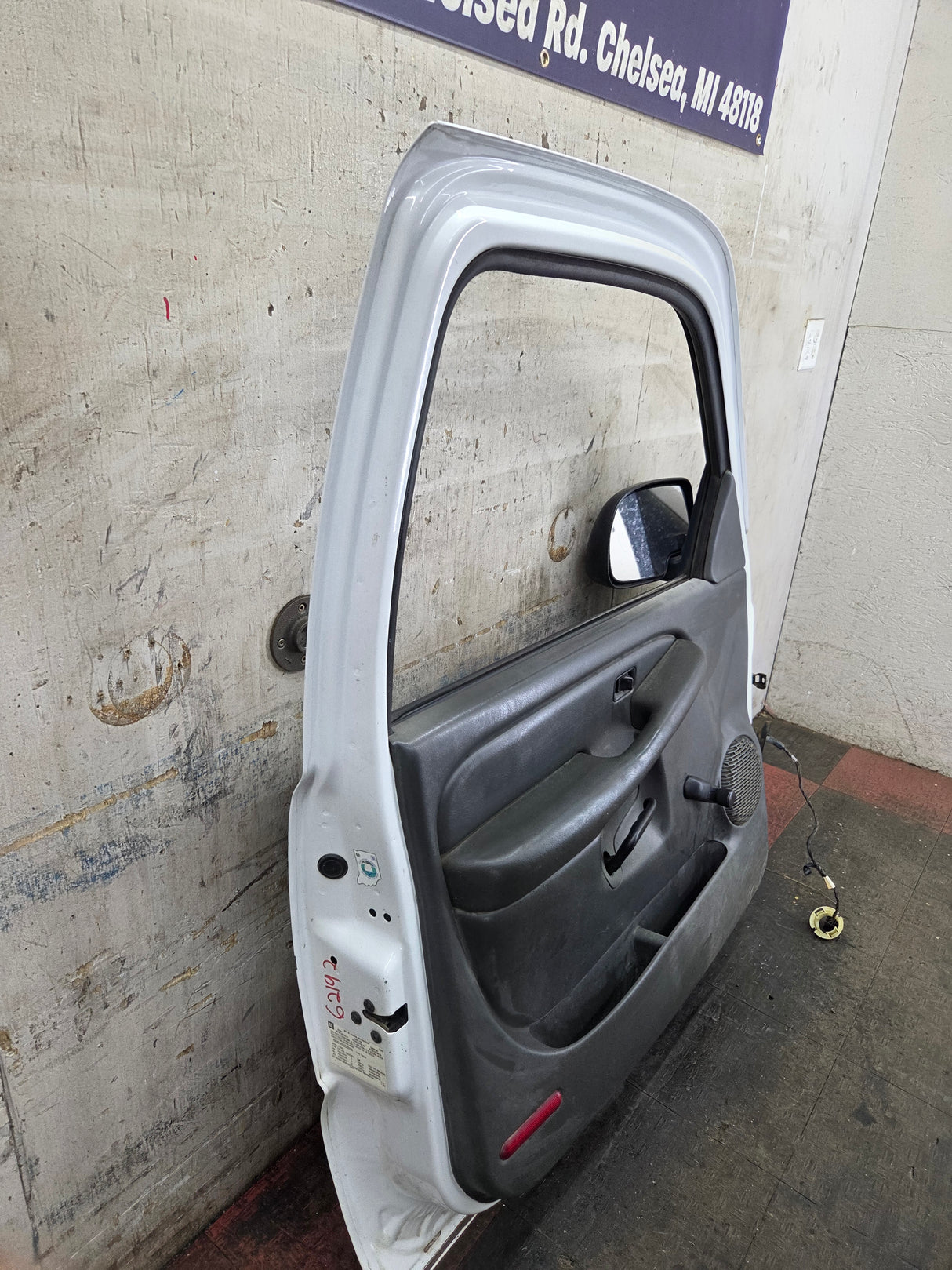 1999-2006 Chevrolet Silverado / GMC Sierra 1500 2500 3500 HD Front Driver Side Door LH