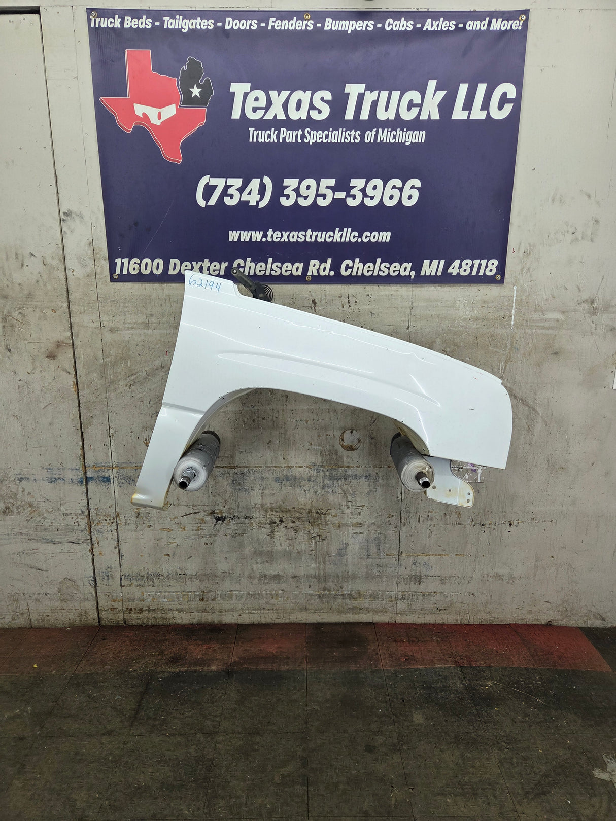 2003-2007 Chevrolet Silverado / Tahoe / Suburban 1500 2500 3500 HD RH Passenger Side "Cateye" Front Fender
