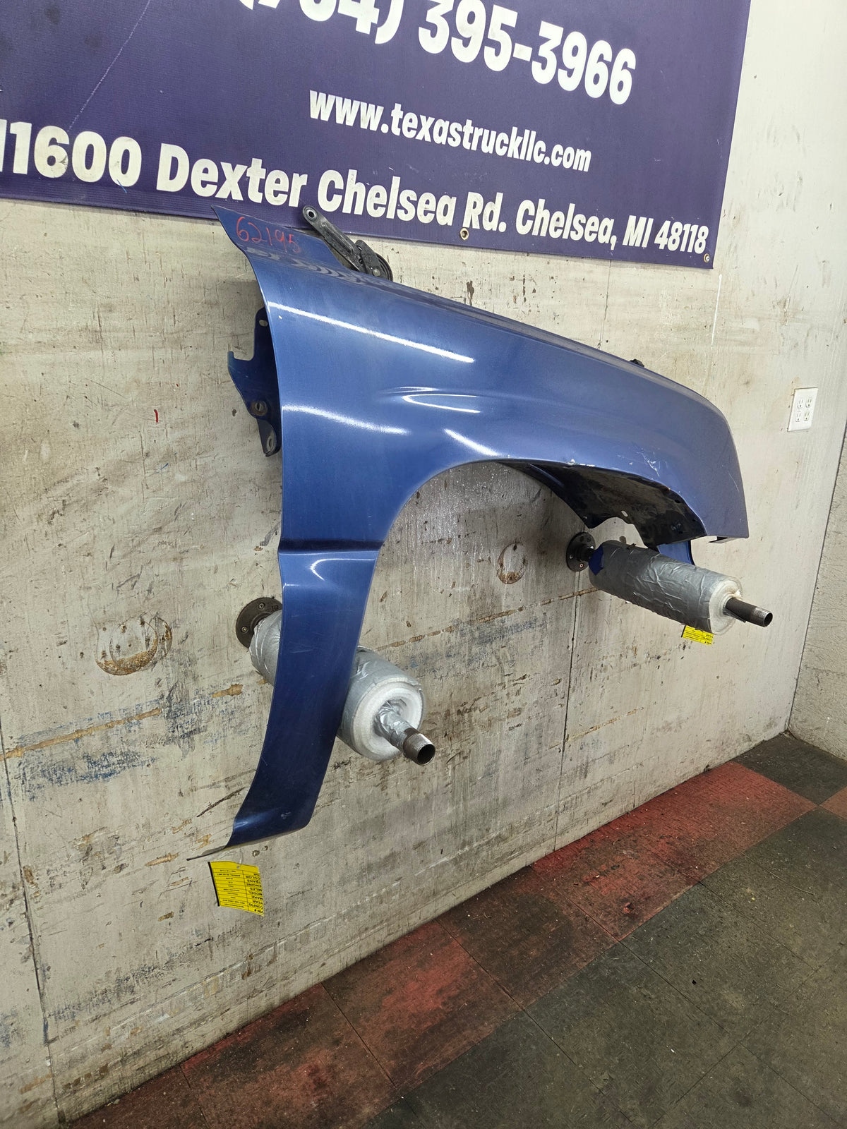 2003-2007 Chevrolet Silverado / Tahoe / Suburban 1500 2500 3500 HD RH Passenger Side "Cateye" Front Fender