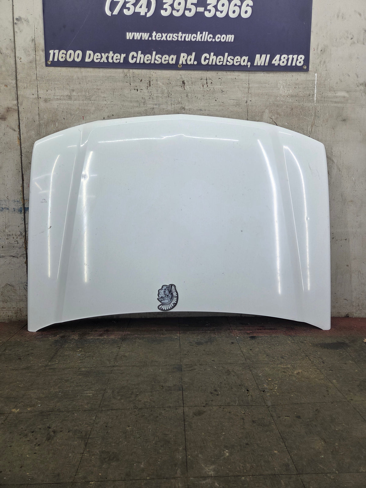 2003-2006 Chevrolet Silverado 1500 2500 'Cateye' Hood