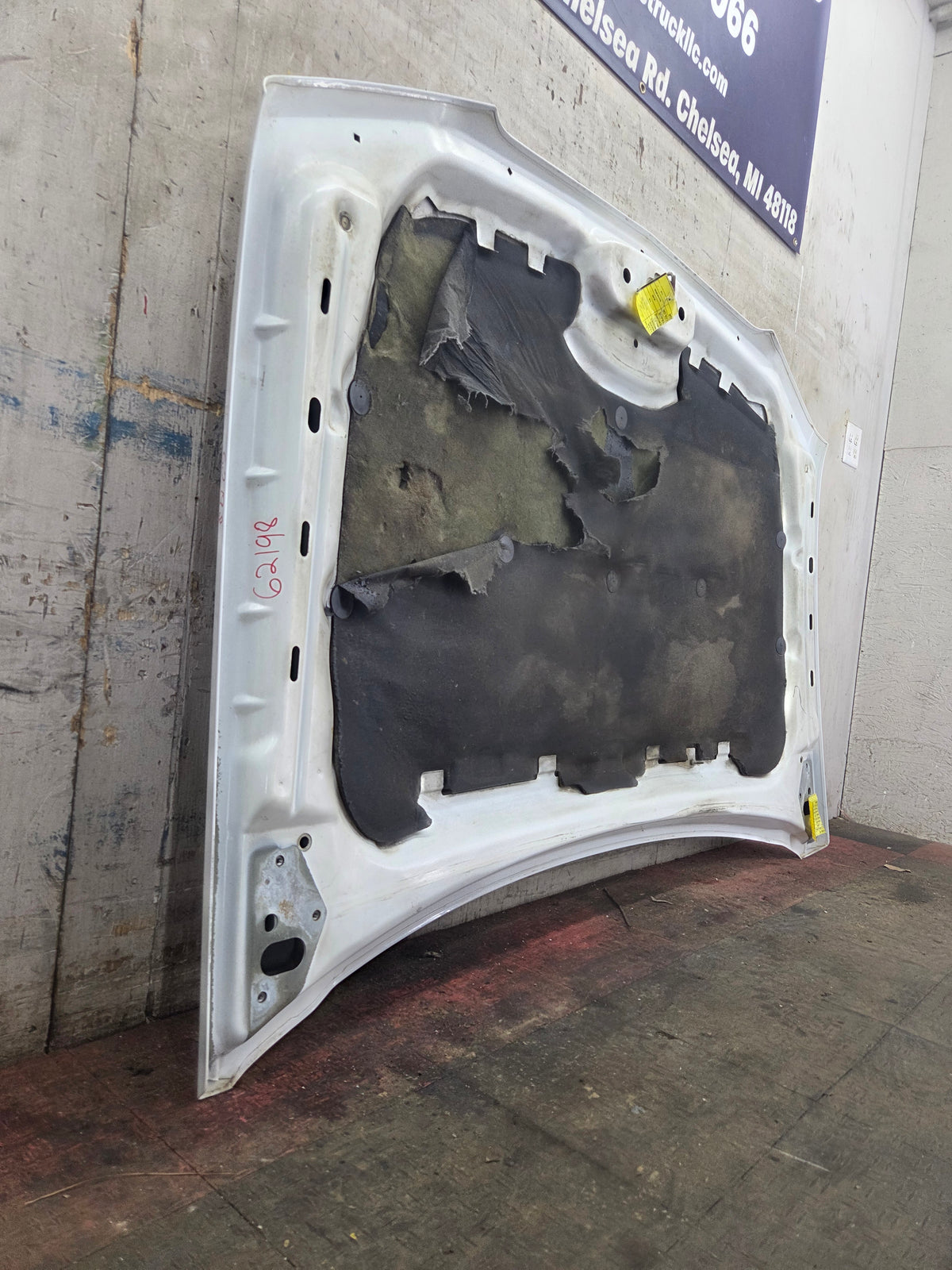 2003-2006 Chevrolet Silverado 1500 2500 'Cateye' Hood