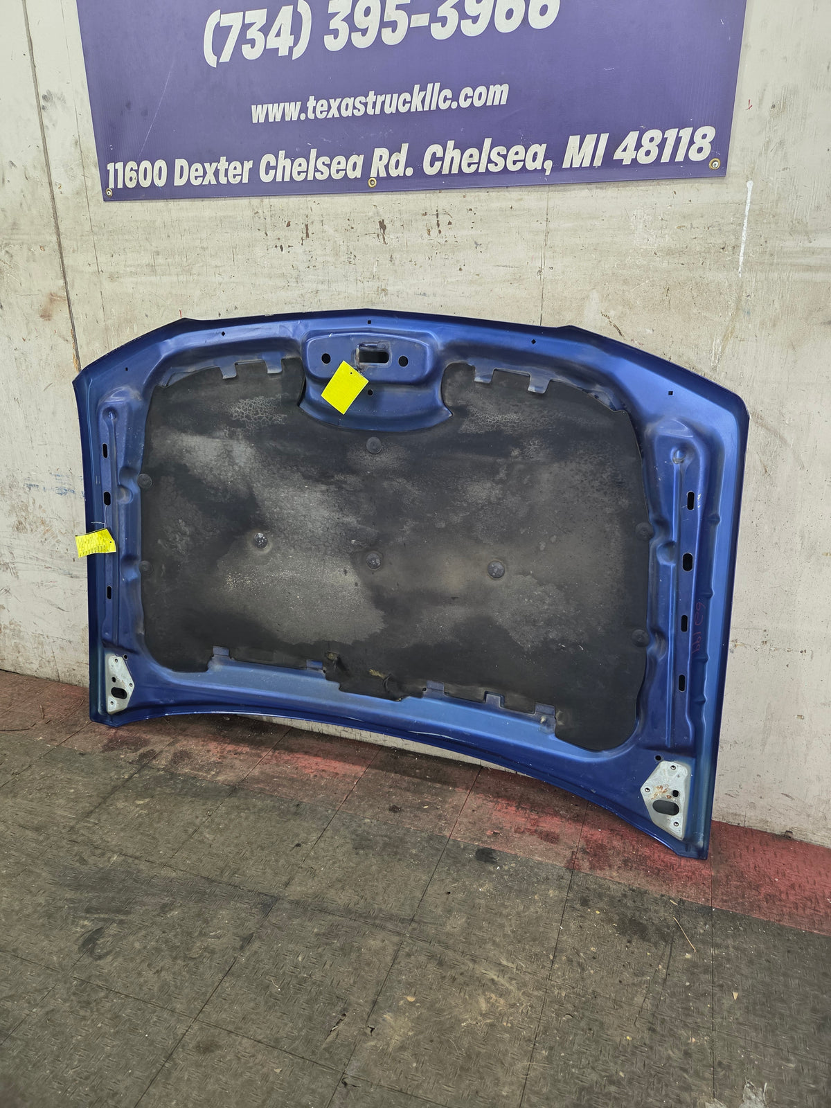 2003-2006 Chevrolet Silverado 1500 2500 'Cateye' Hood