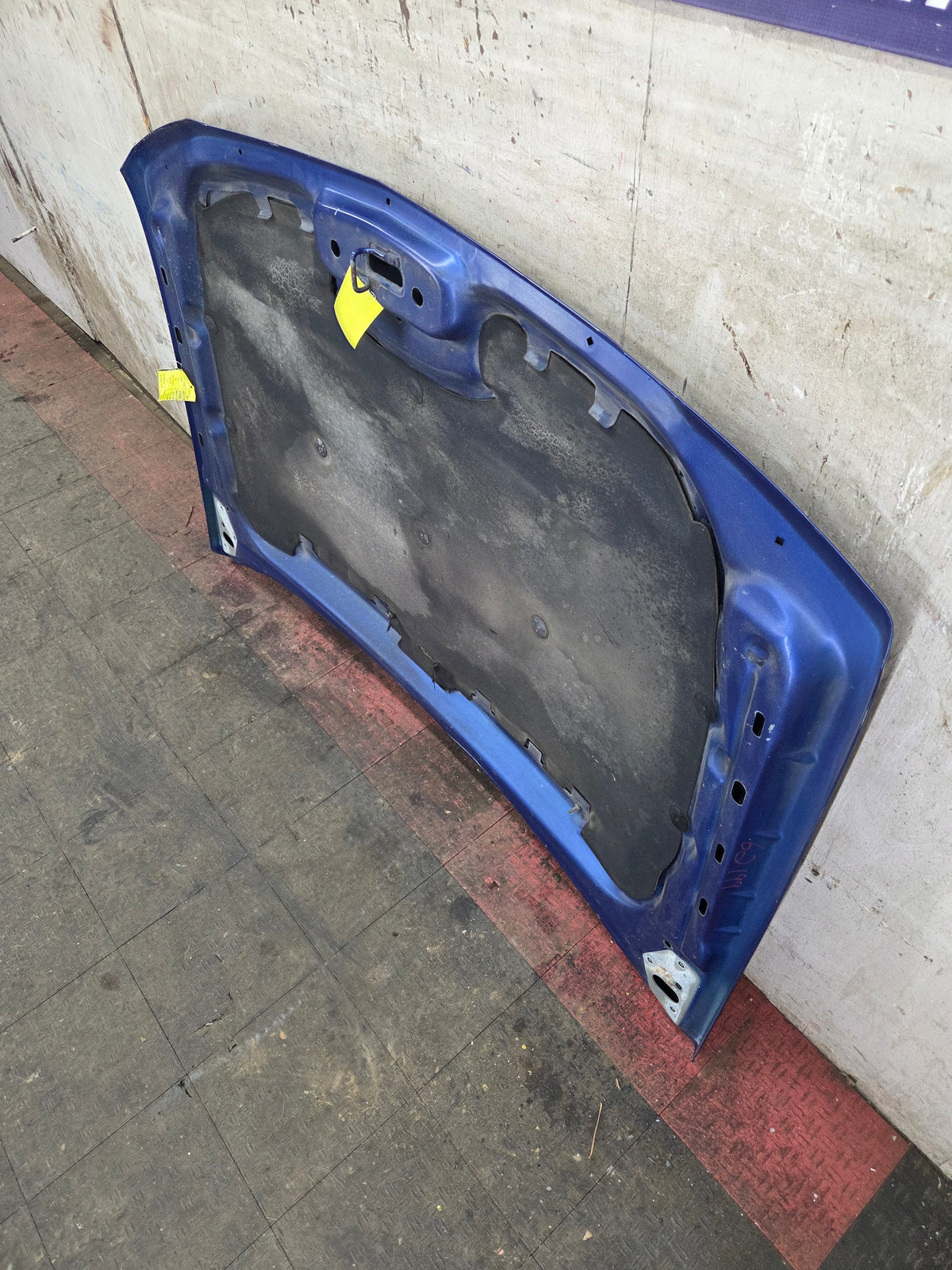 2003-2006 Chevrolet Silverado 1500 2500 'Cateye' Hood