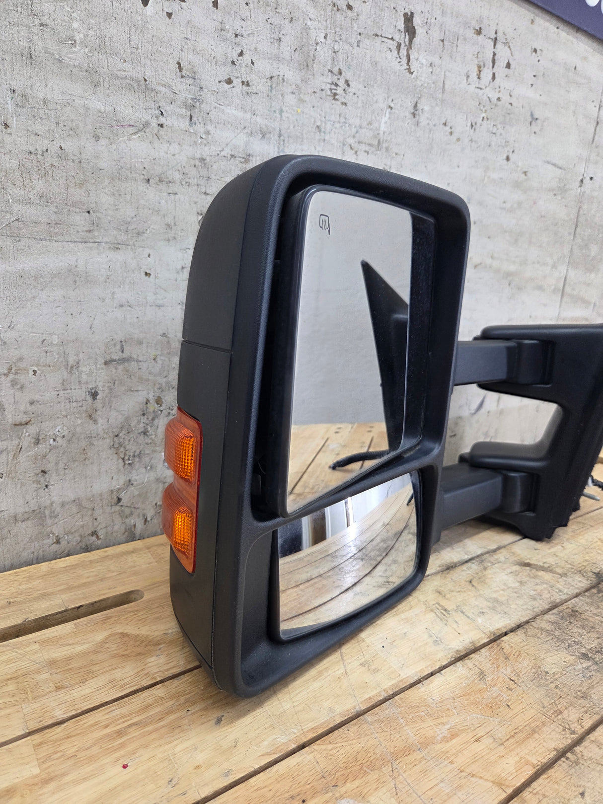2008-2016 Ford Super Duty F250 F350 F450 F550 LH Driver Side Power and Heated Towing Mirror OEM