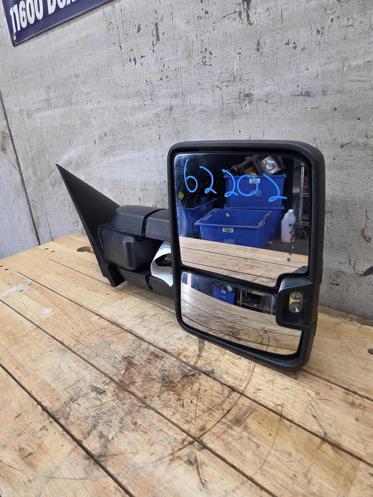 2014-2018 Chevrolet Silverado/GMC Sierra 1500 2500 3500 Right Side Passenger Side Power Fold Tow Mirror 84228884