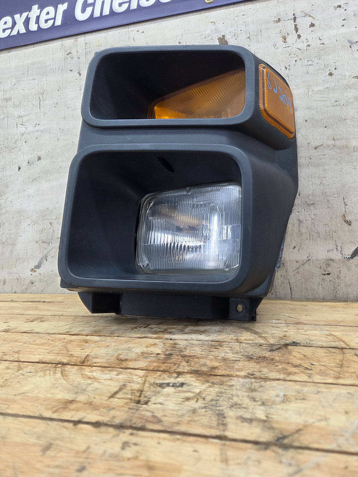 2008-2010 Ford Super Duty F250 F350 F450 F550 LH Driver Side Head Light 7C34-13101-A