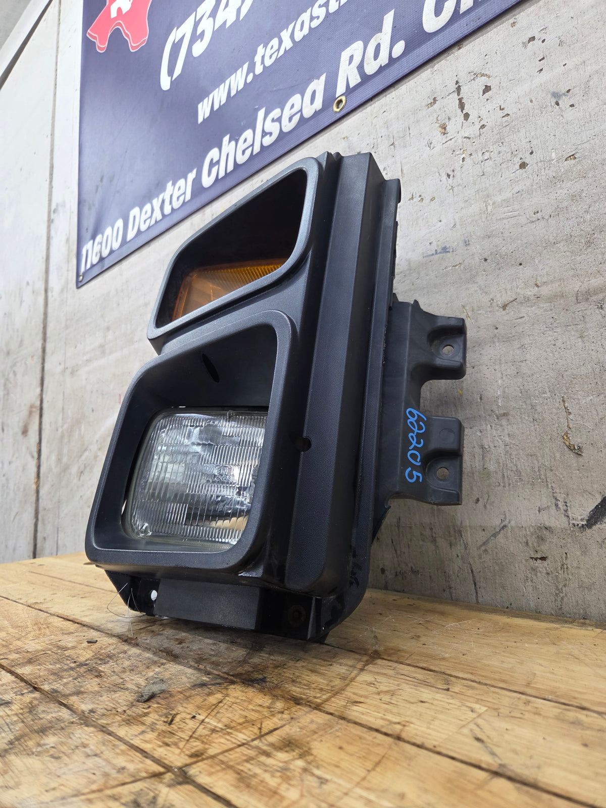 2008-2010 Ford Super Duty F250 F350 F450 F550 RH Passenger Side Head Light 7C34-13100-A