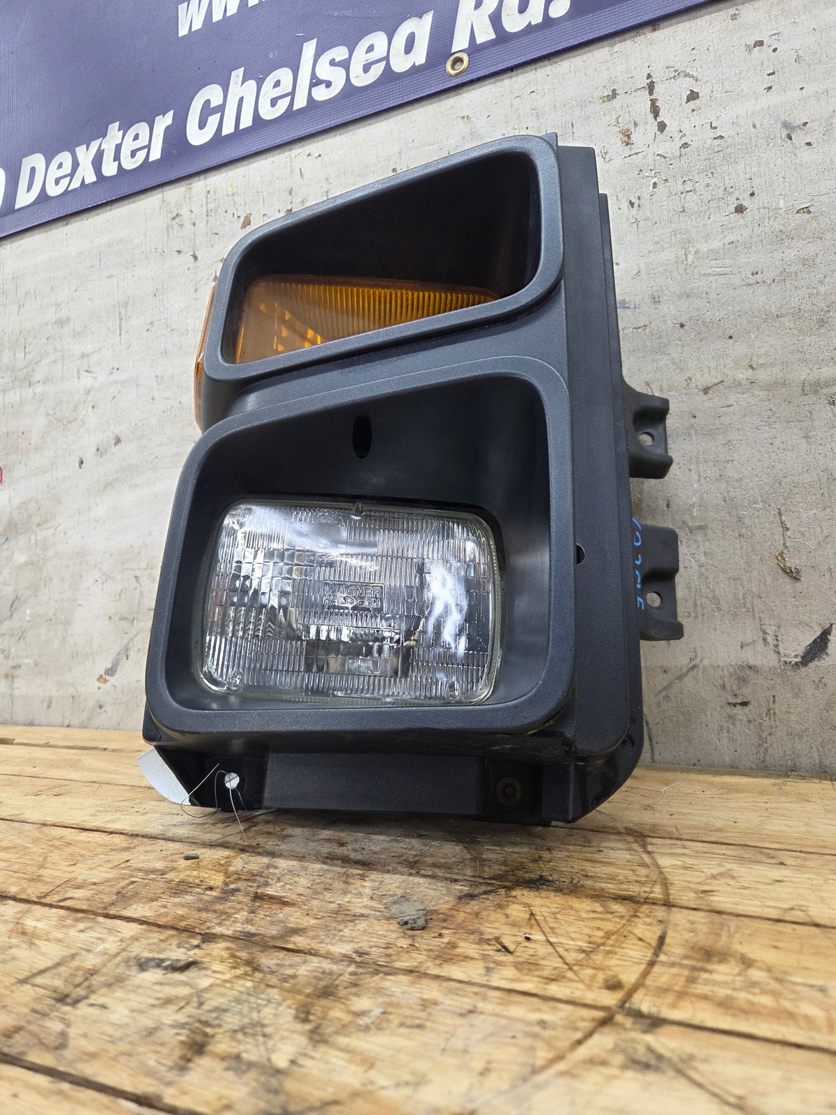 2008-2010 Ford Super Duty F250 F350 F450 F550 RH Passenger Side Head Light 7C34-13100-A