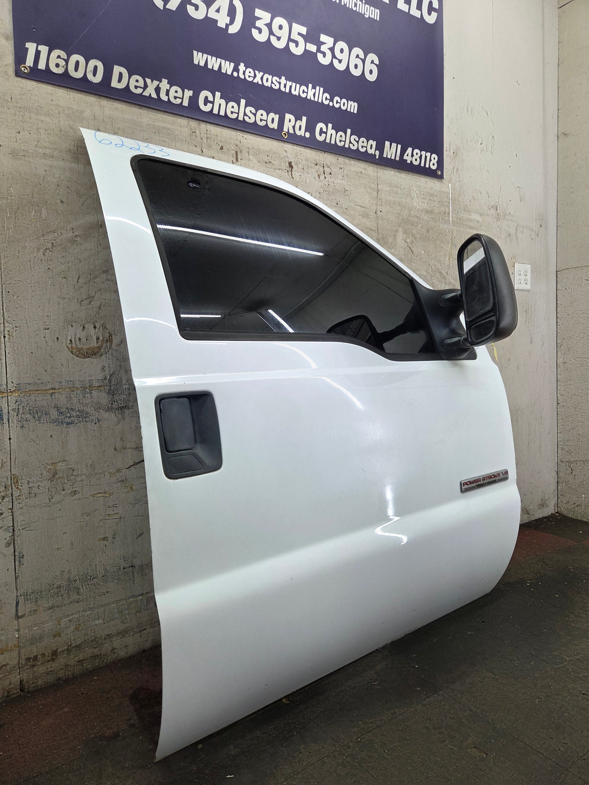 1999-2007 Ford Super Duty RH Passenger Side Front Door F250 F350 F450 F550