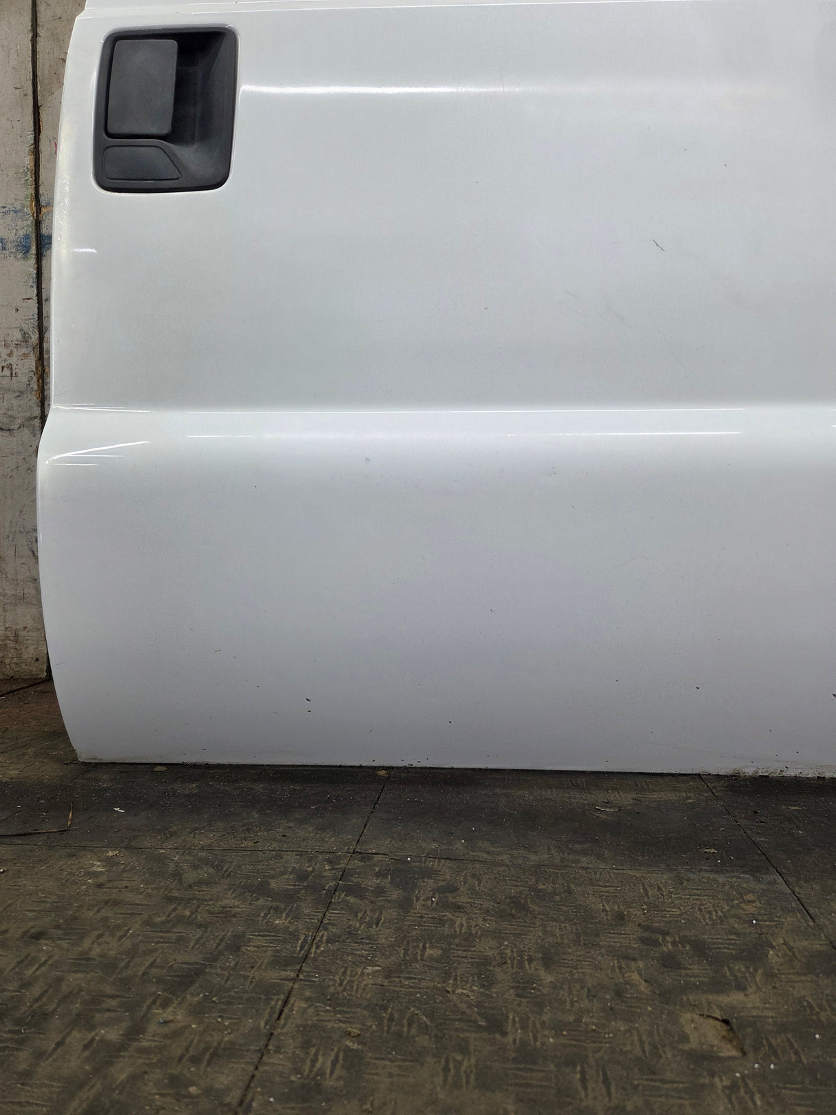 1999-2007 Ford Super Duty RH Passenger Side Front Door F250 F350 F450 F550