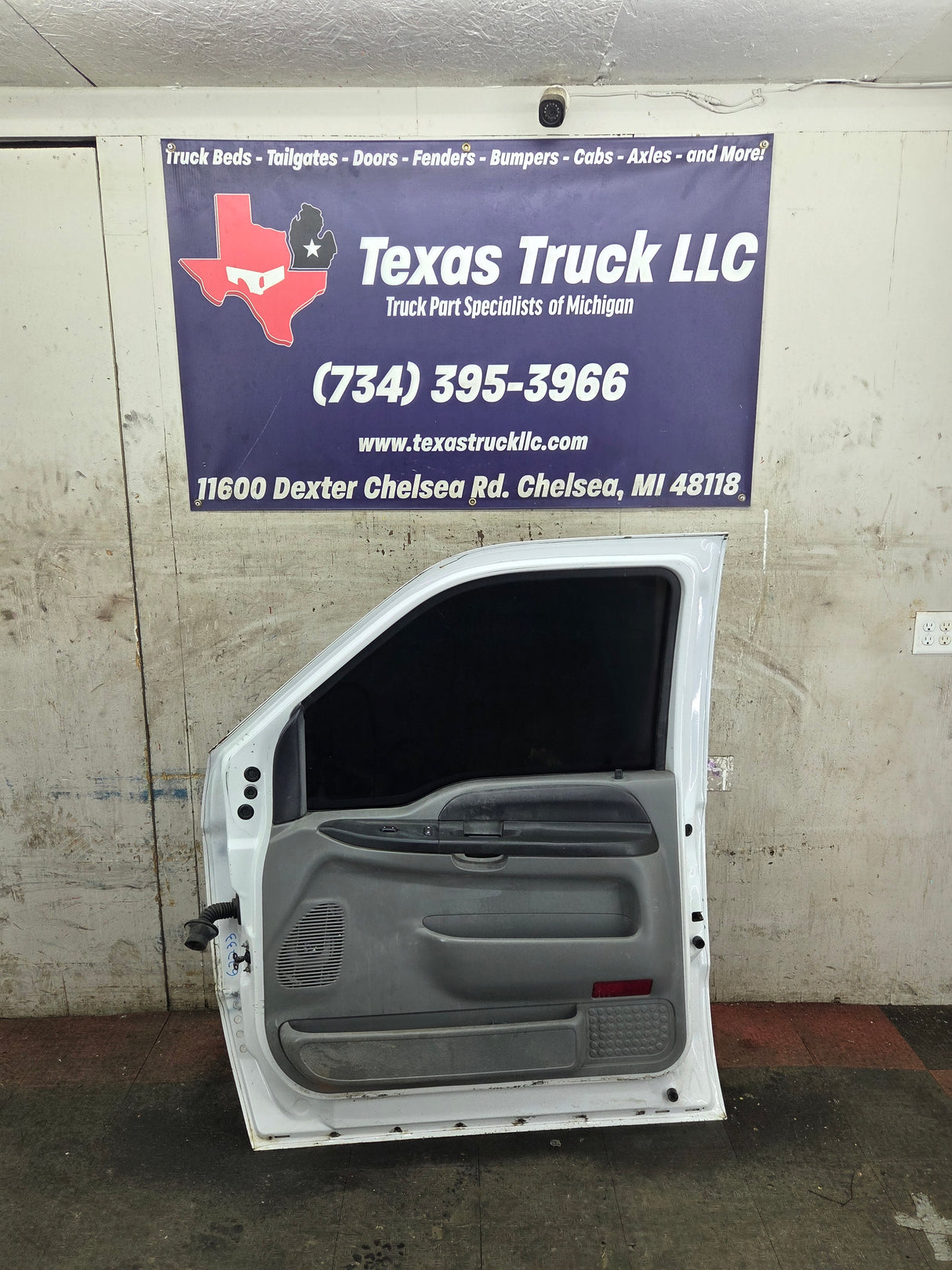 1999-2007 Ford Super Duty RH Passenger Side Front Door F250 F350 F450 F550