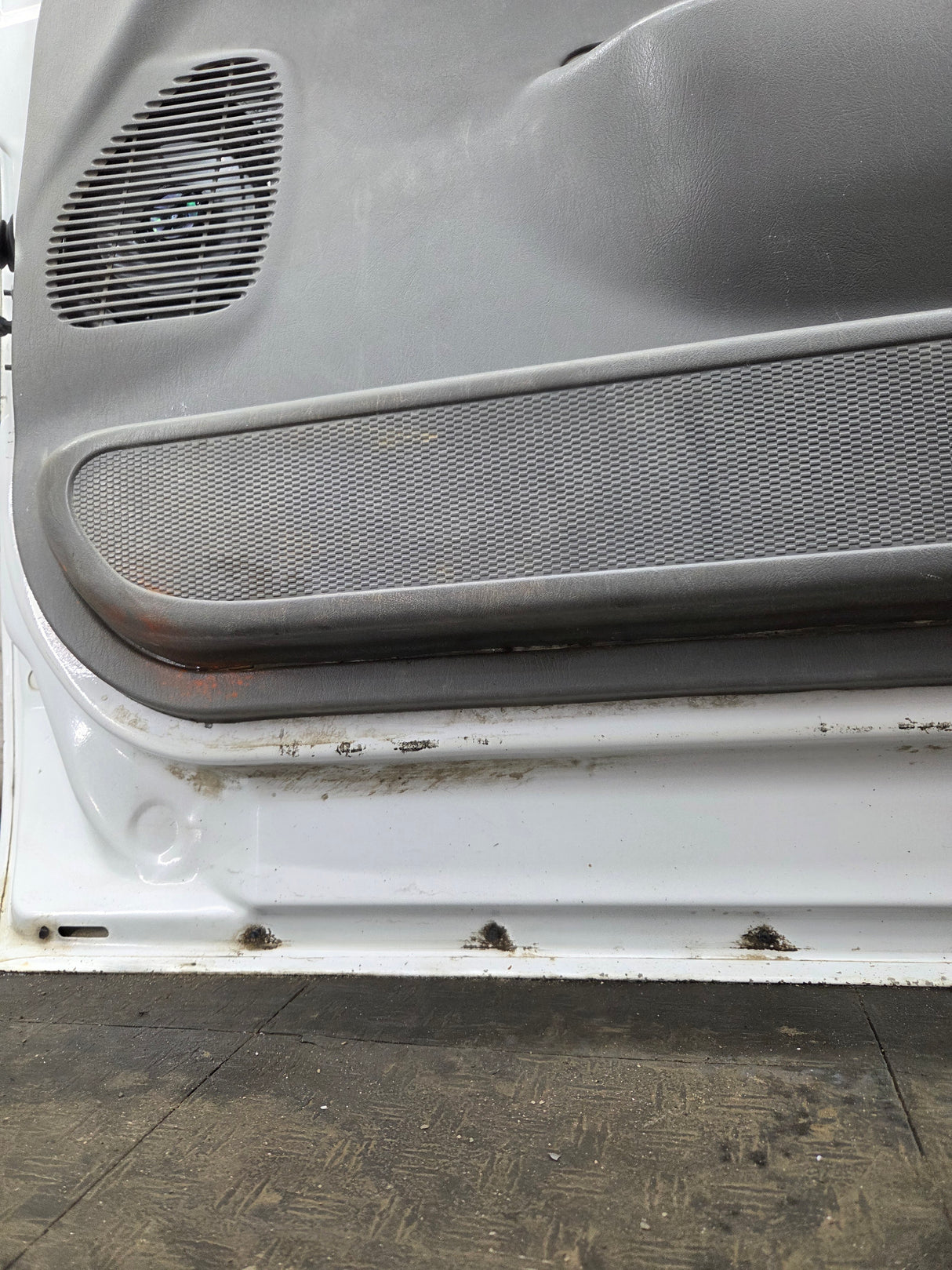 1999-2007 Ford Super Duty RH Passenger Side Front Door F250 F350 F450 F550