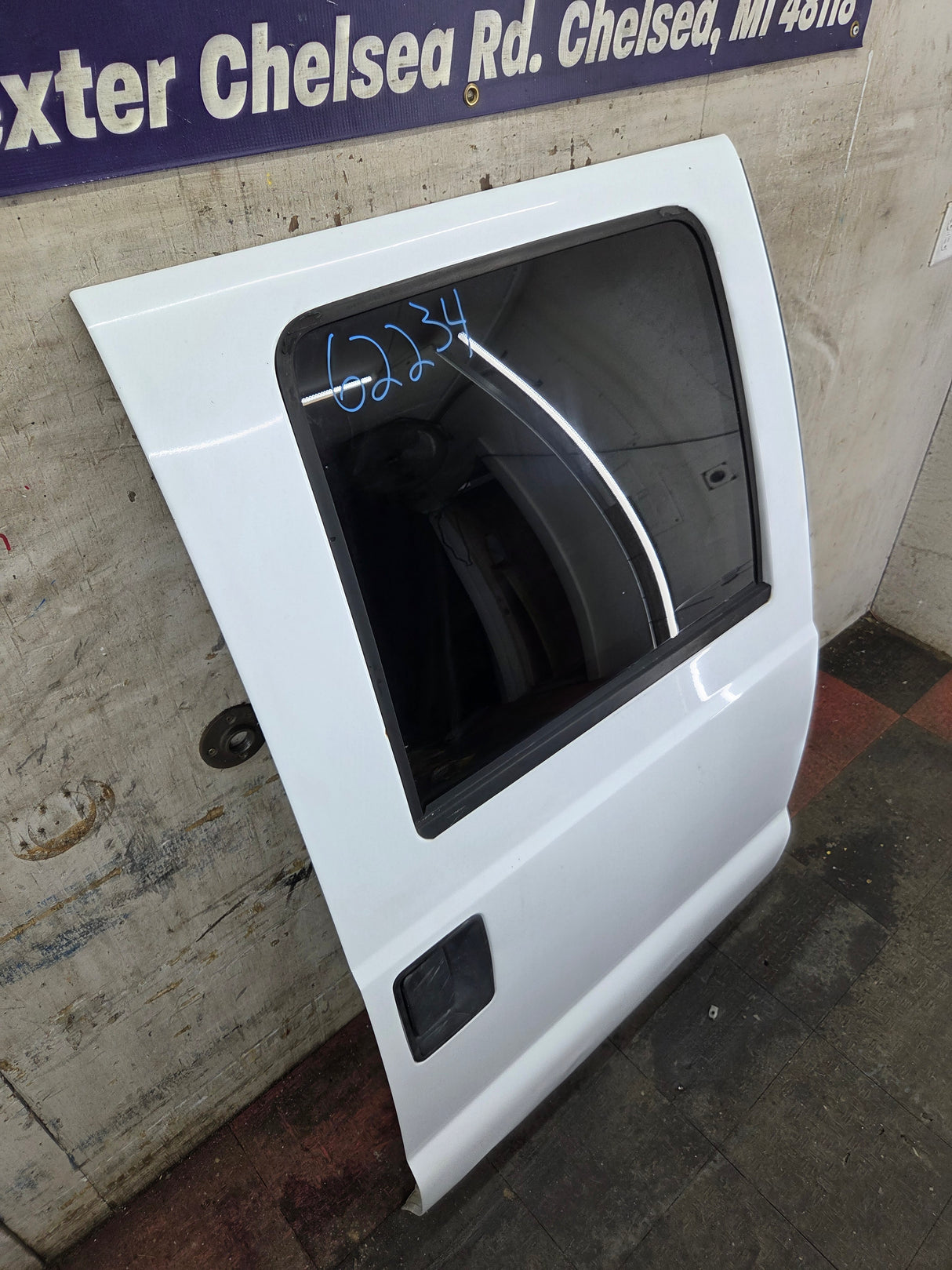 1999-2007 Ford Super Duty RH Passenger Side Rear Crew Cab Door F250 F350 F450 F550 *Damage*