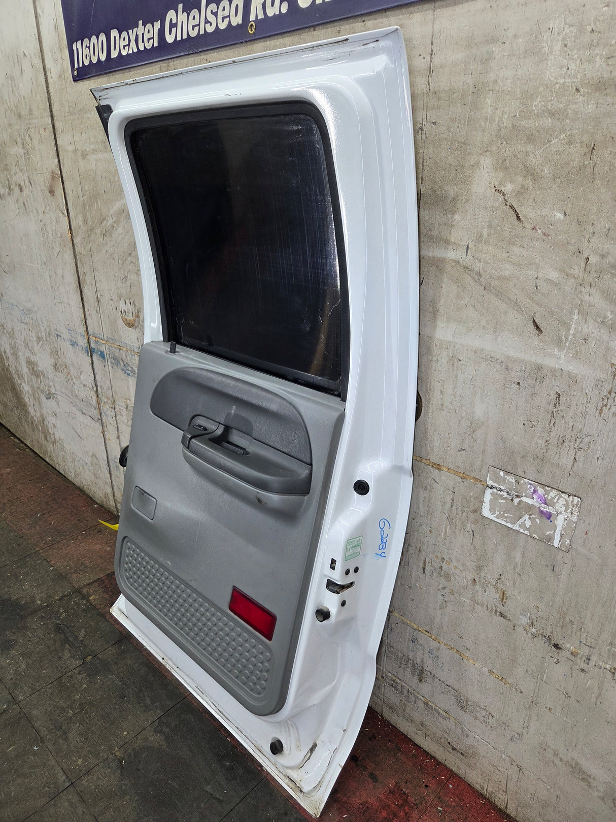 1999-2007 Ford Super Duty RH Passenger Side Rear Crew Cab Door F250 F350 F450 F550 *Damage*