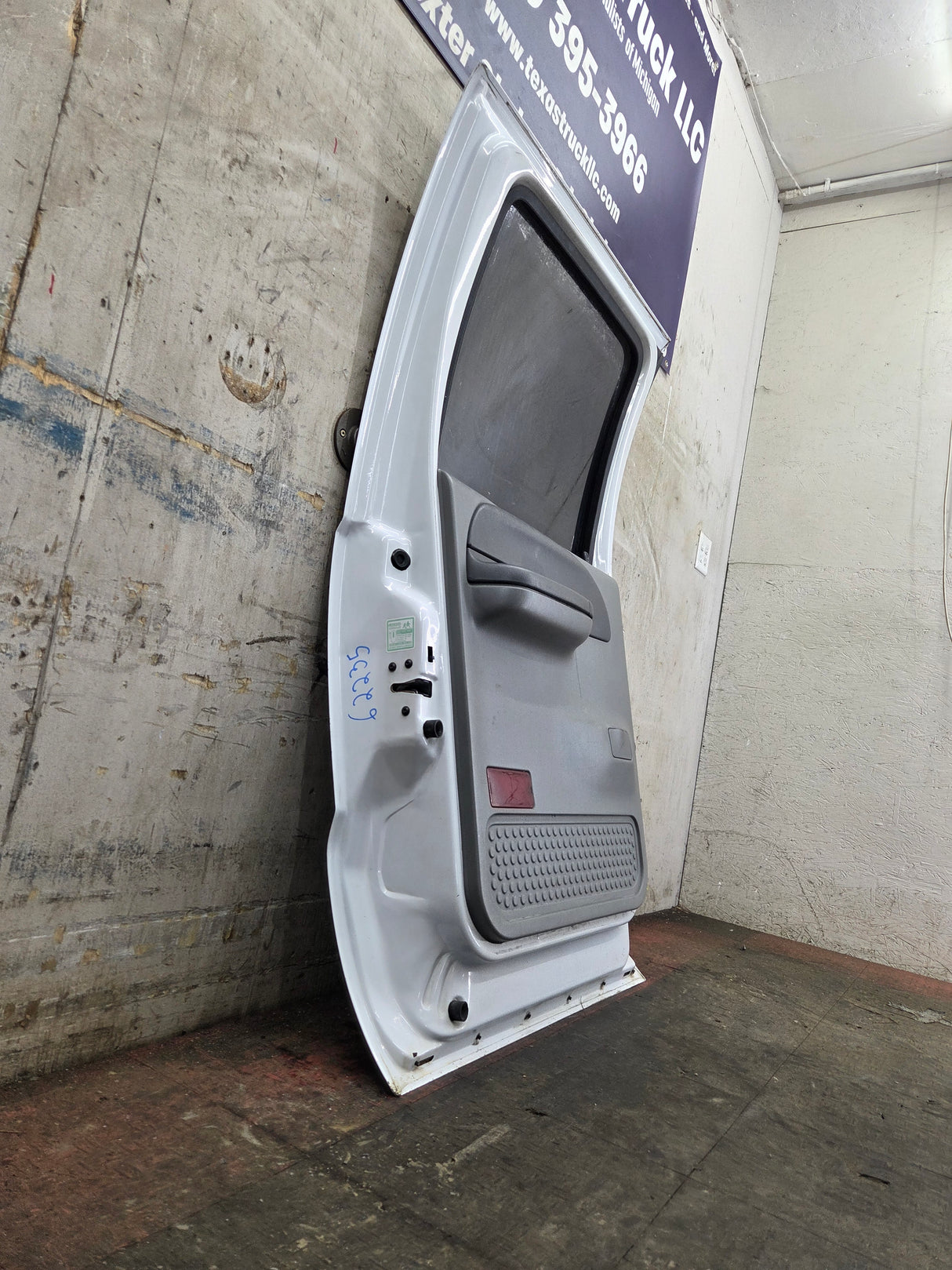 1999-2007 Ford Super Duty LH Driver Side Rear Crew Cab Door F250 F350 F450 F550