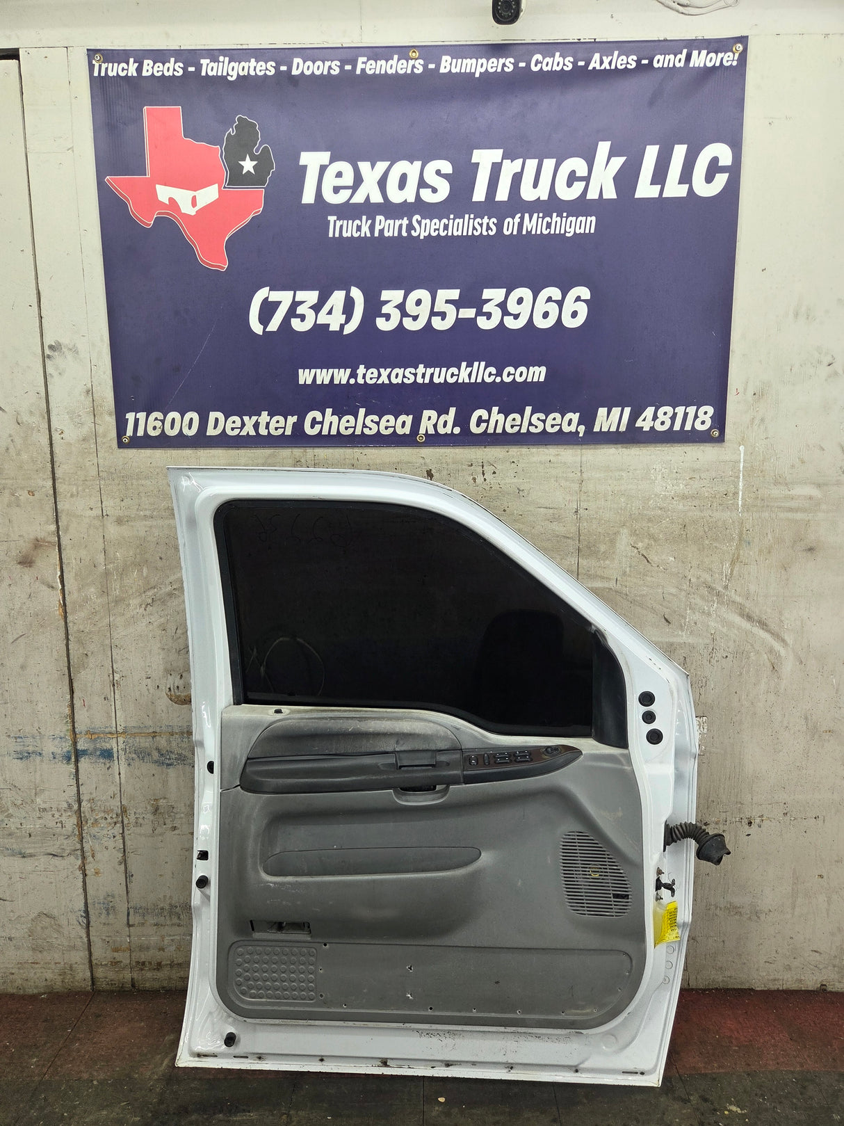 1999-2007 Ford Super Duty LH Driver Side Front Door F250 F350 F450 F550