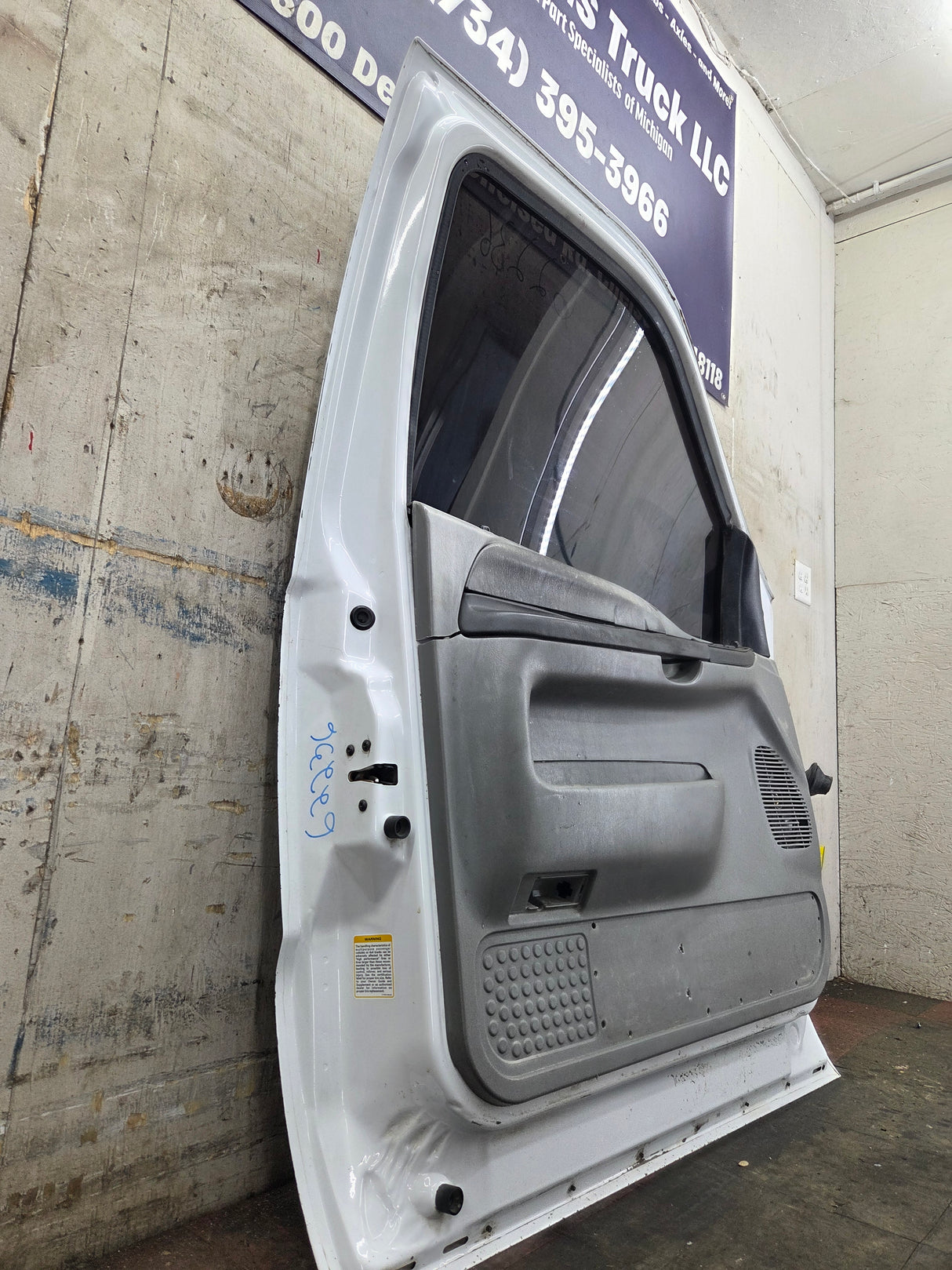1999-2007 Ford Super Duty LH Driver Side Front Door F250 F350 F450 F550