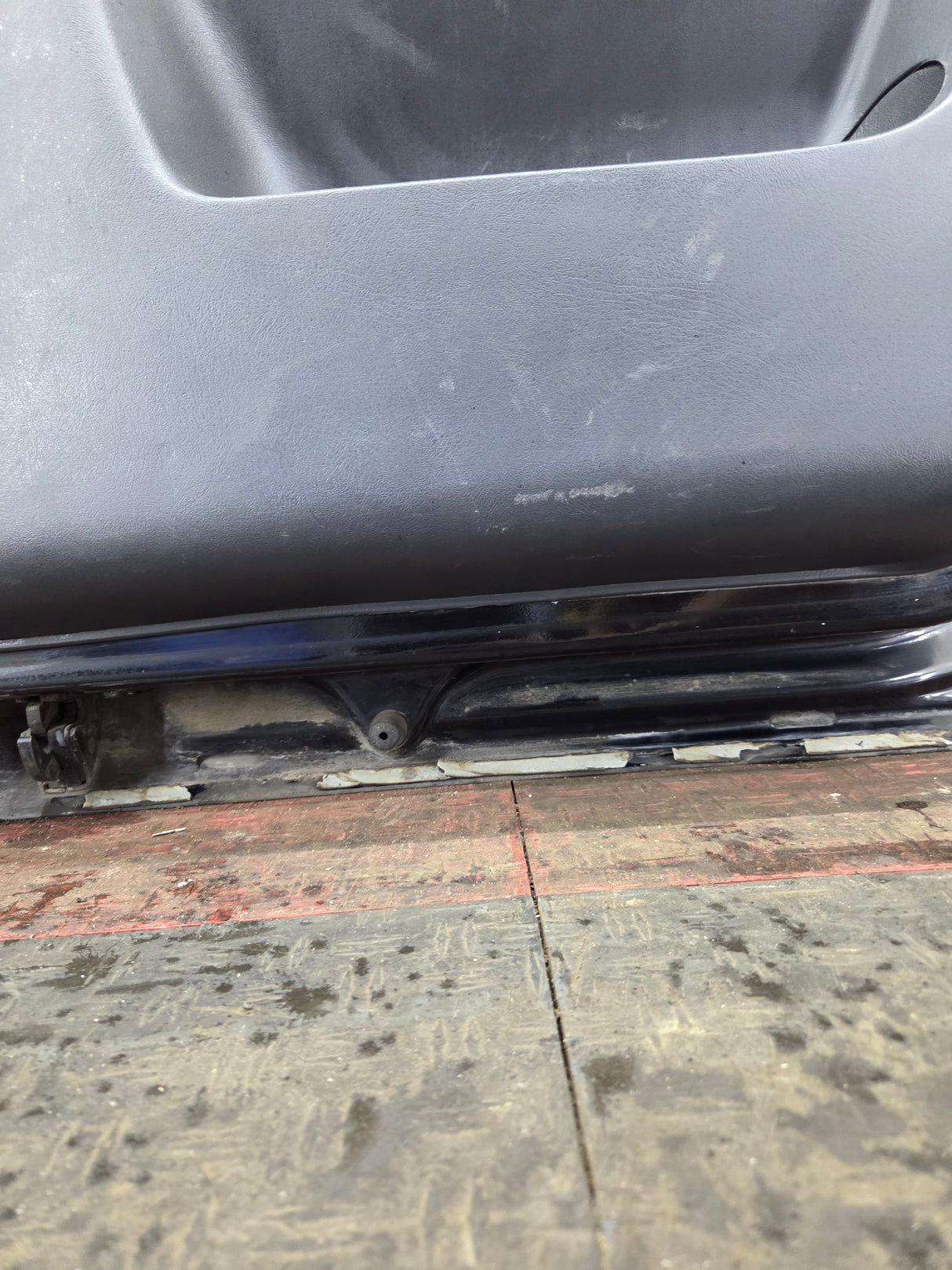 1999-2006 Chevrolet Silverado / GMC Sierra 1500 2500 3500 HD Rear Passenger side Extended Cab Rear Door