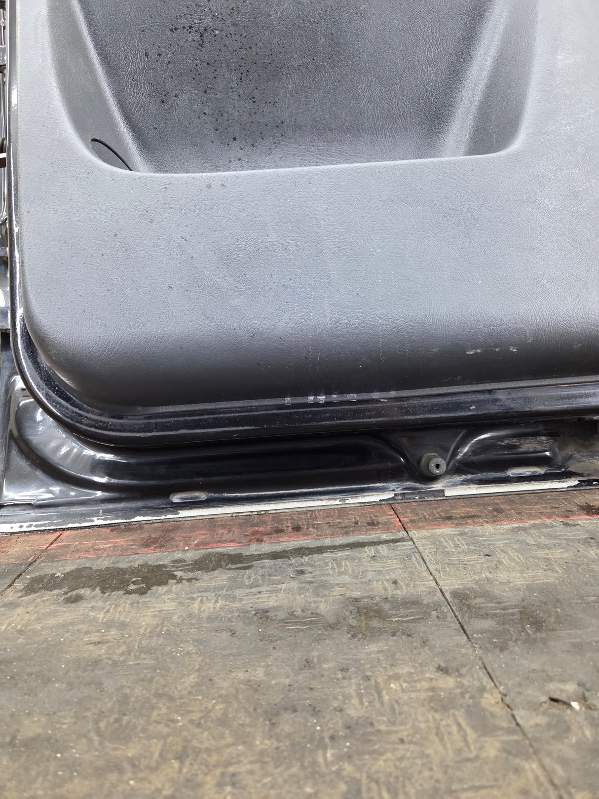 1999-2006 Chevrolet Silverado / GMC Sierra 1500 2500 3500 HD Rear Driver Side Extended Cab Rear Door