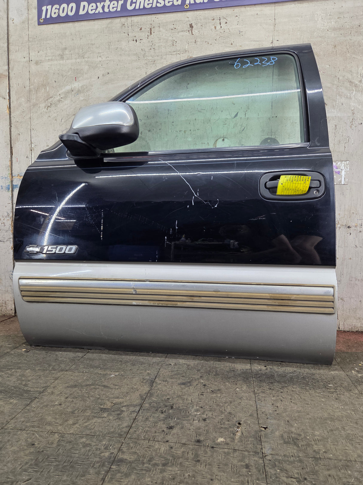 1999-2006 Chevrolet Silverado / GMC Sierra 1500 2500 3500 HD Front Driver Side Door LH