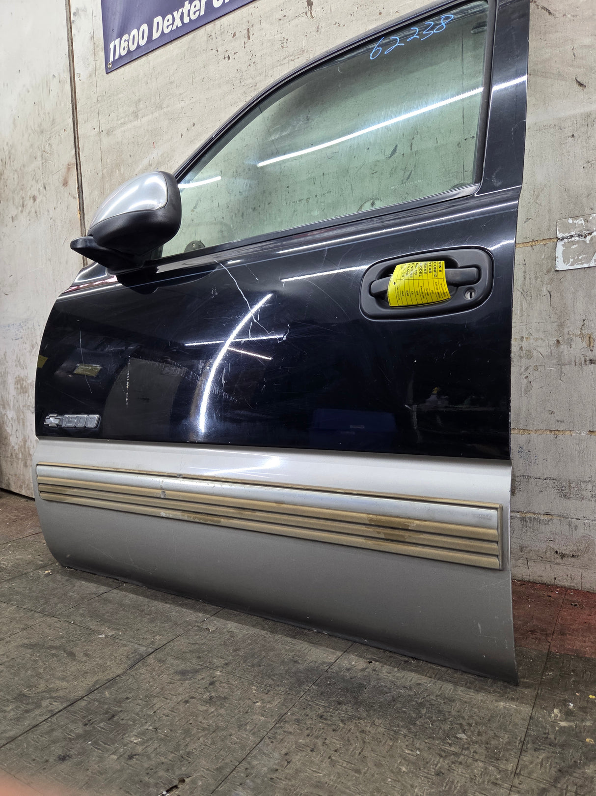 1999-2006 Chevrolet Silverado / GMC Sierra 1500 2500 3500 HD Front Driver Side Door LH