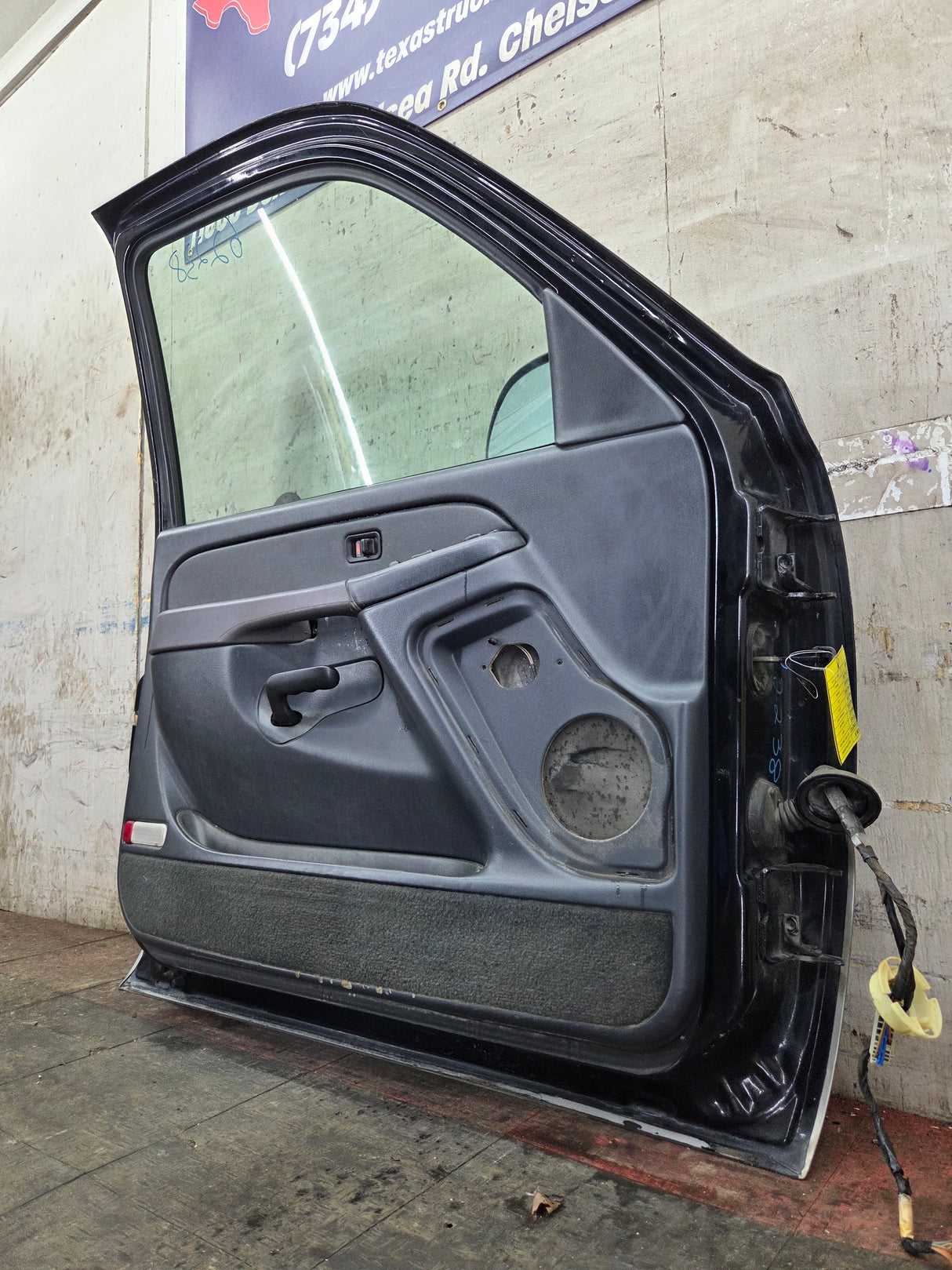 1999-2006 Chevrolet Silverado / GMC Sierra 1500 2500 3500 HD Front Driver Side Door LH