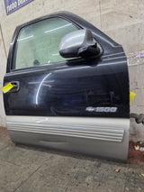 1999-2006 Chevrolet Silverado / GMC Sierra 1500 2500 3500 HD Front Passenger Side Door RH