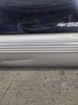 1999-2006 Chevrolet Silverado / GMC Sierra 1500 2500 3500 HD Front Passenger Side Door RH