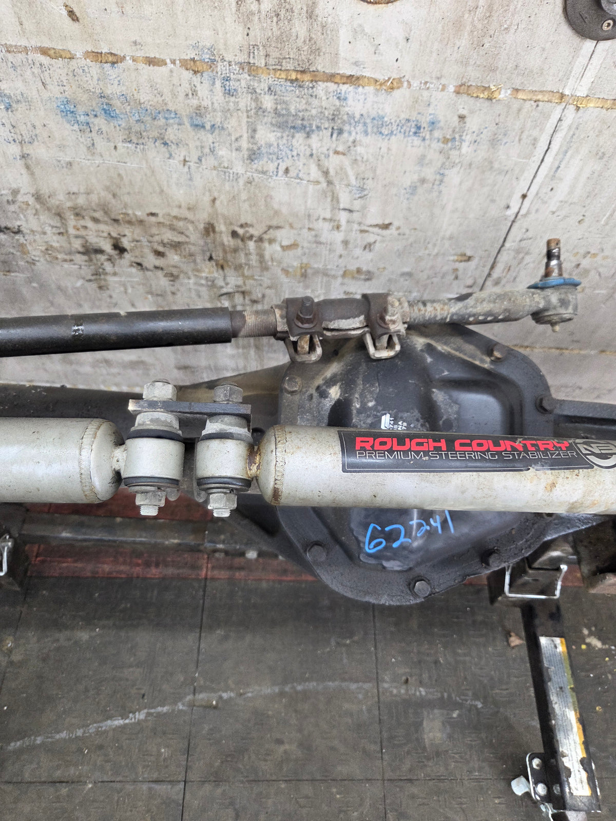 1999-2004 Ford Super Duty F250 F350 SRW Front Axle 3.73 Gear Ratio