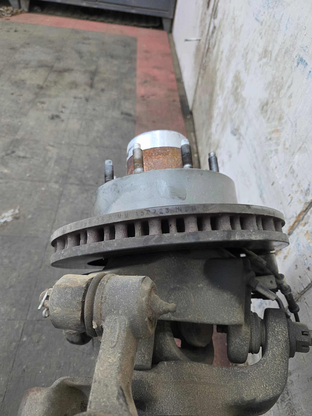 1999-2004 Ford Super Duty F250 F350 SRW Front Axle 3.73 Gear Ratio