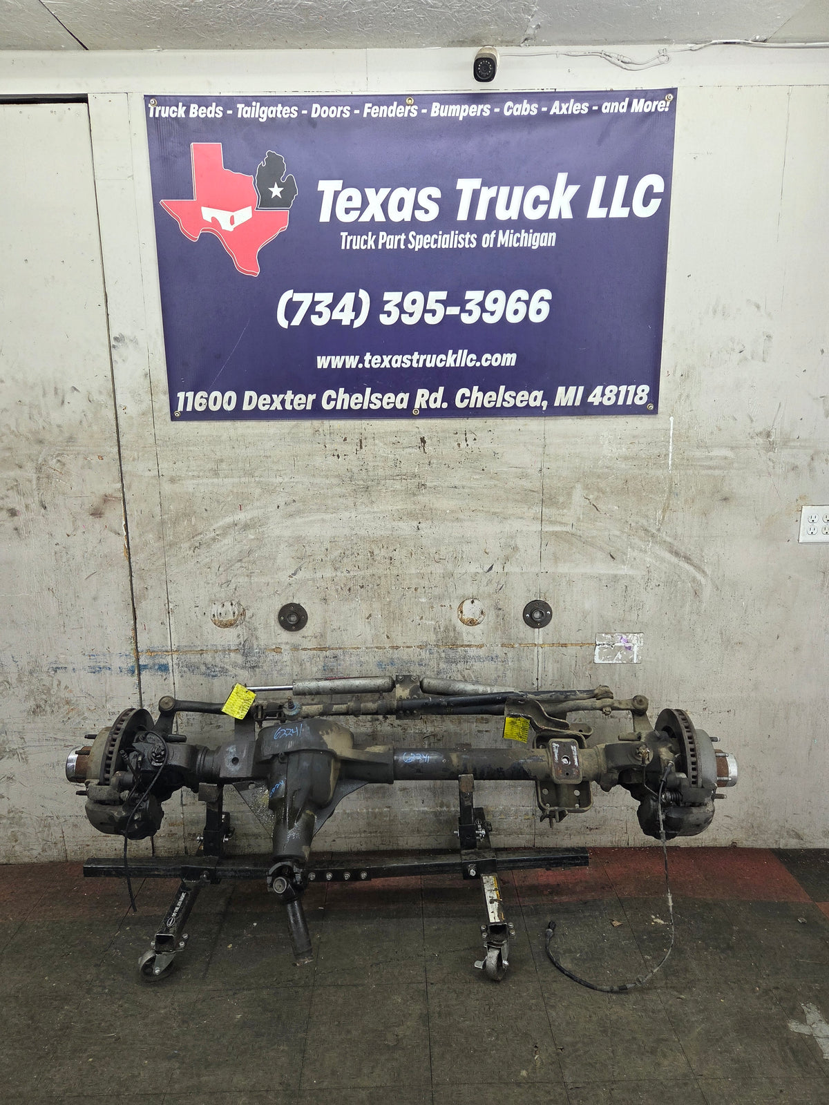 1999-2004 Ford Super Duty F250 F350 SRW Front Axle 3.73 Gear Ratio
