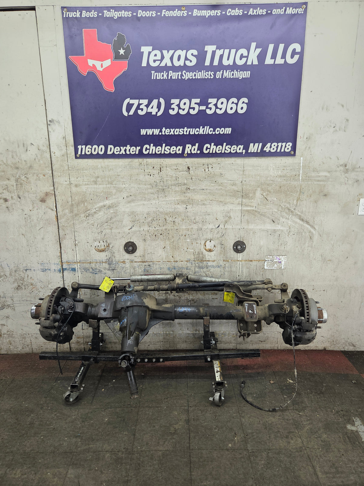 1999-2004 Ford Super Duty F250 F350 SRW Front Axle 3.73 Gear Ratio