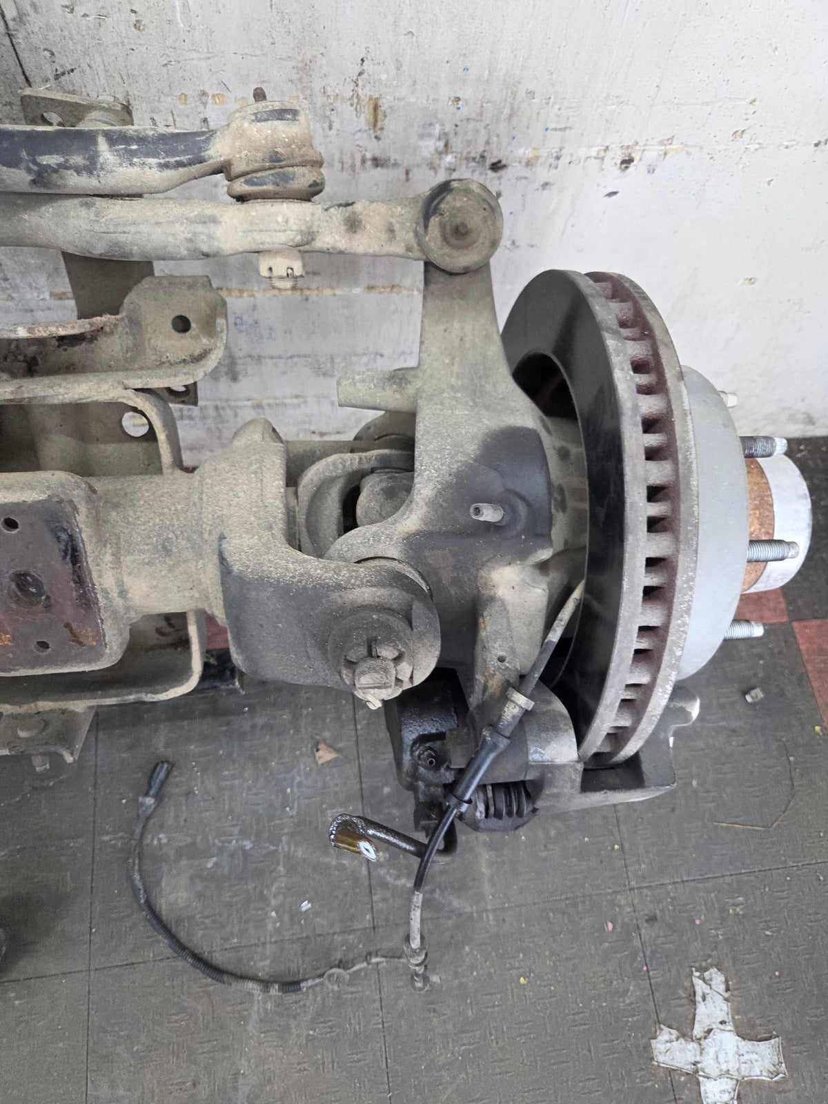 1999-2004 Ford Super Duty F250 F350 SRW Front Axle 3.73 Gear Ratio