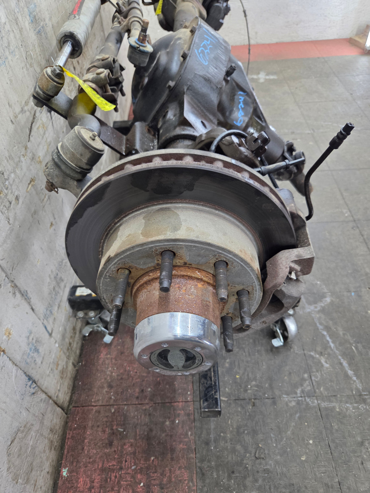 1999-2004 Ford Super Duty F250 F350 SRW Front Axle 3.73 Gear Ratio