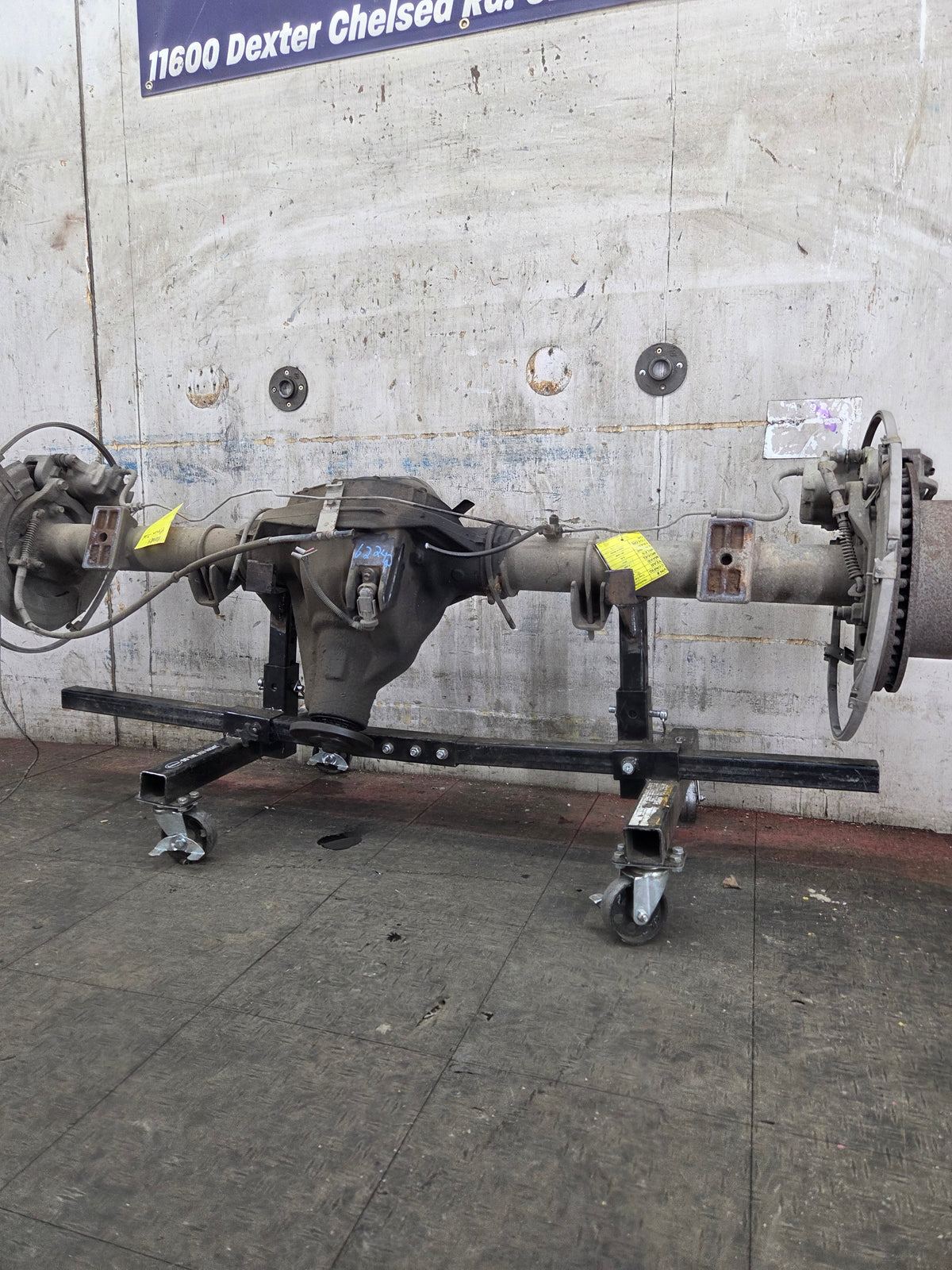 2002-2004 Ford Super Duty F250 F350 SRW Rear Axle 3.73 Gear Ratio - Limited Slip