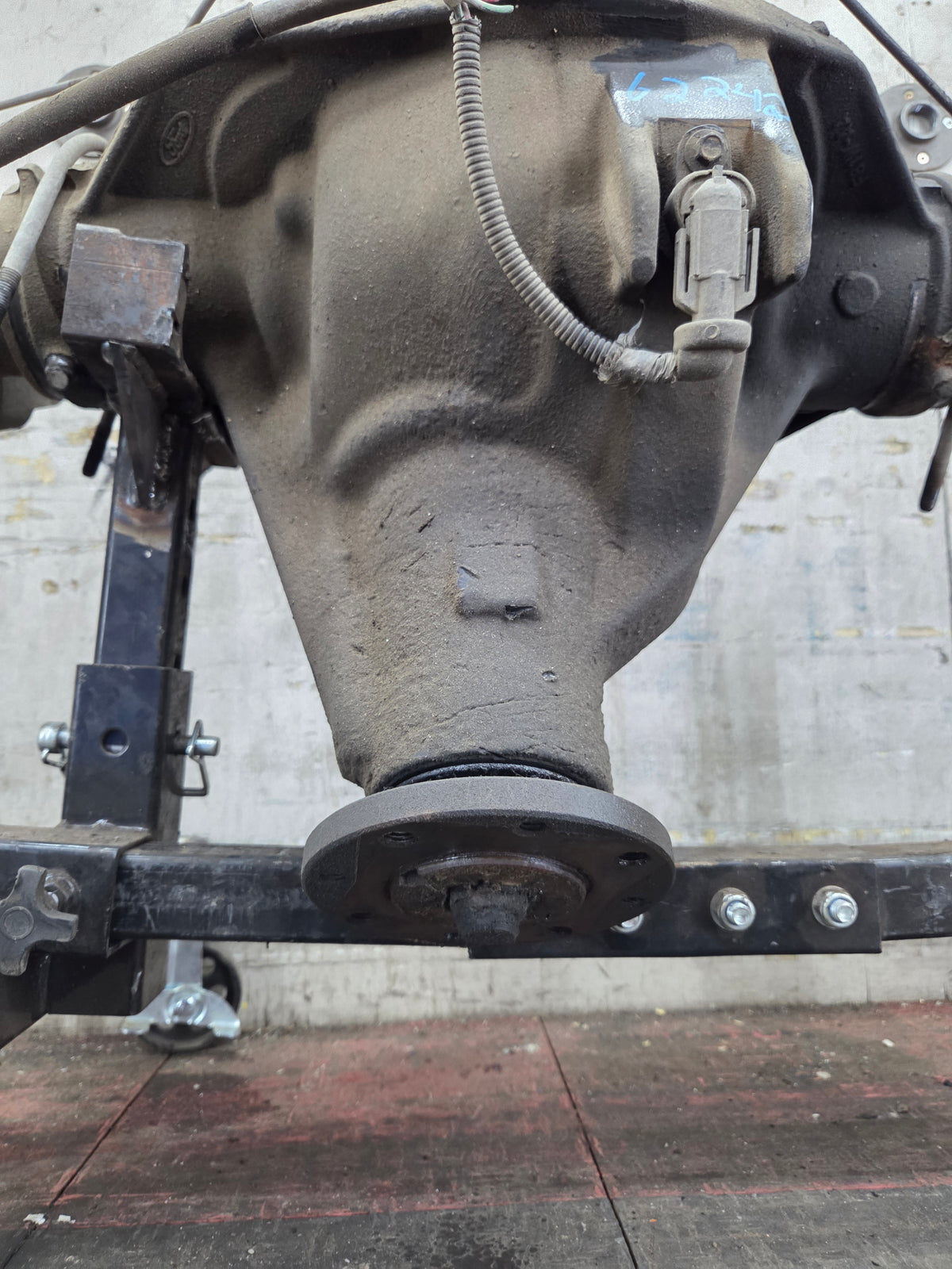 2002-2004 Ford Super Duty F250 F350 SRW Rear Axle 3.73 Gear Ratio - Limited Slip