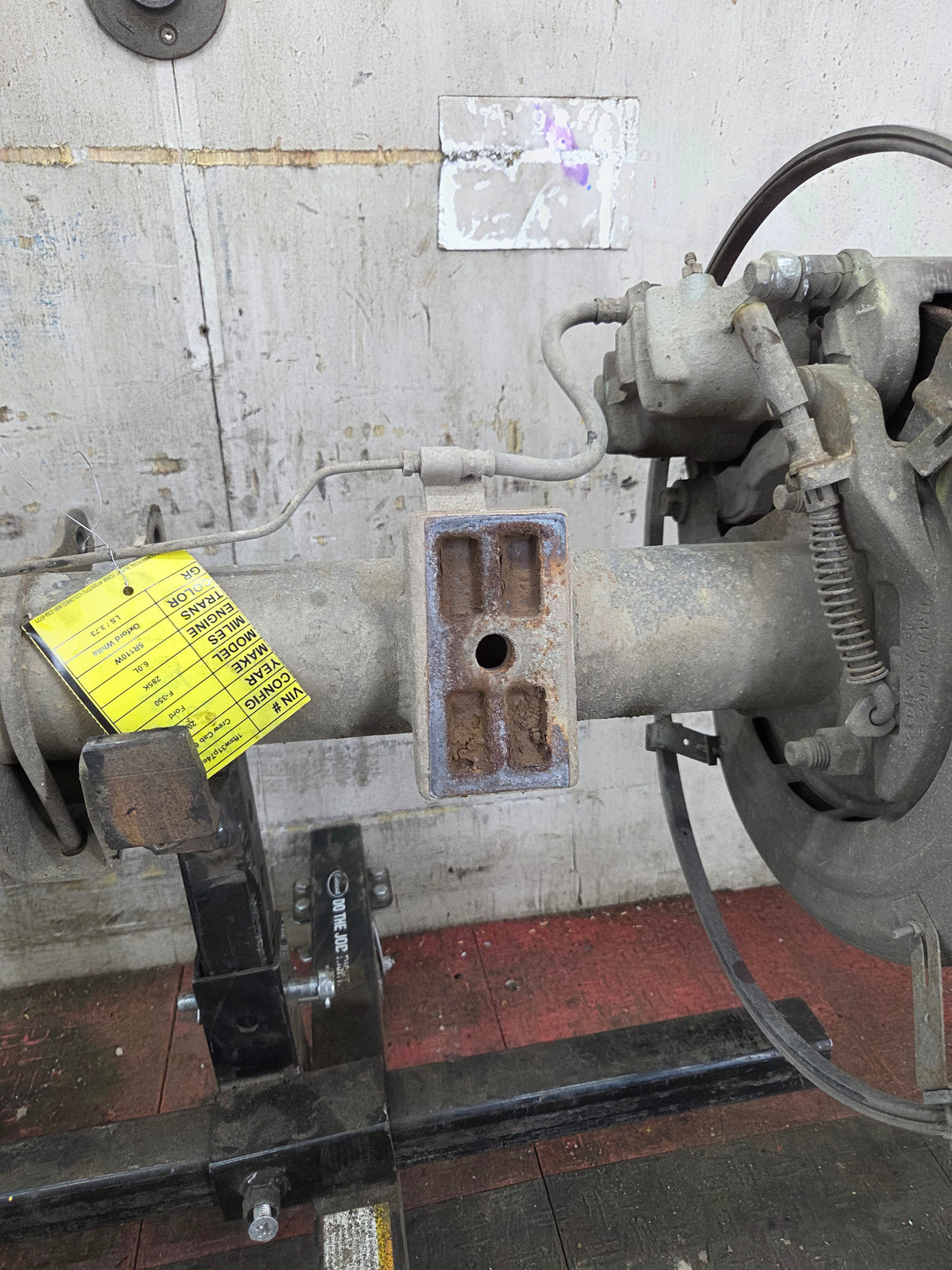 2002-2004 Ford Super Duty F250 F350 SRW Rear Axle 3.73 Gear Ratio - Limited Slip