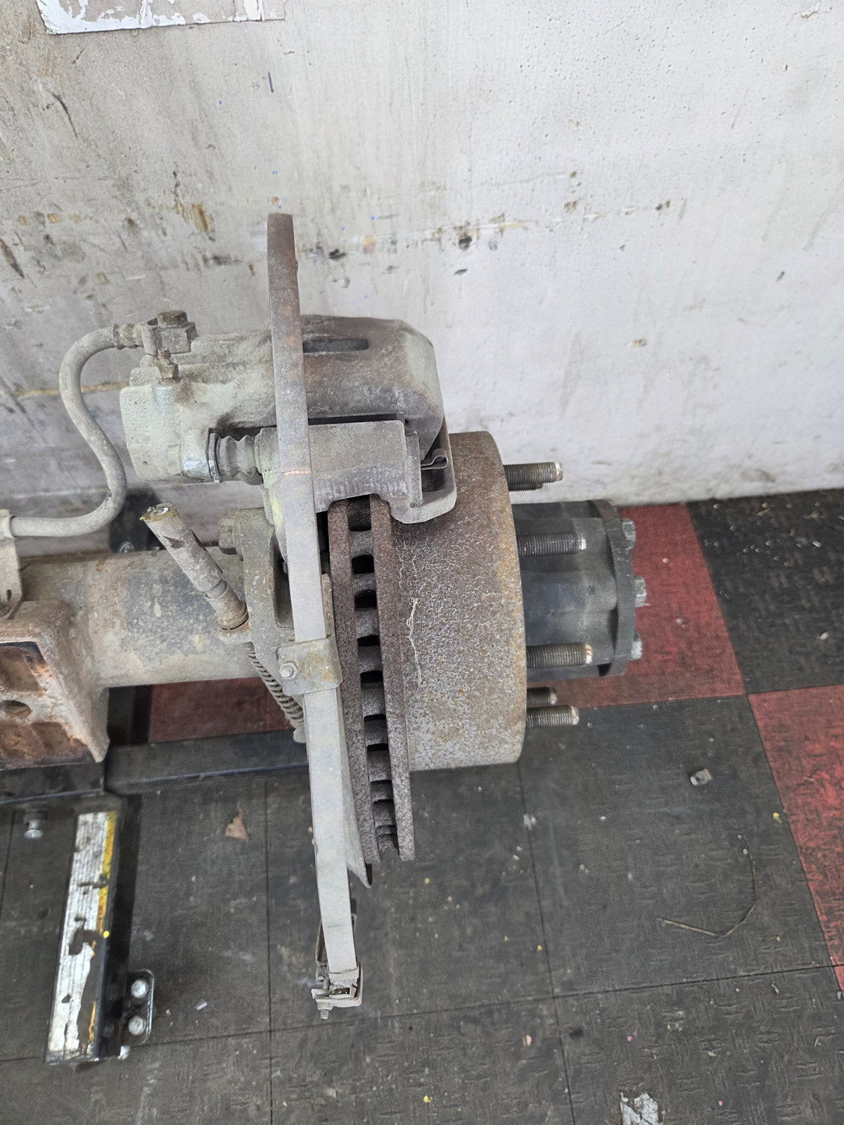 2002-2004 Ford Super Duty F250 F350 SRW Rear Axle 3.73 Gear Ratio - Limited Slip