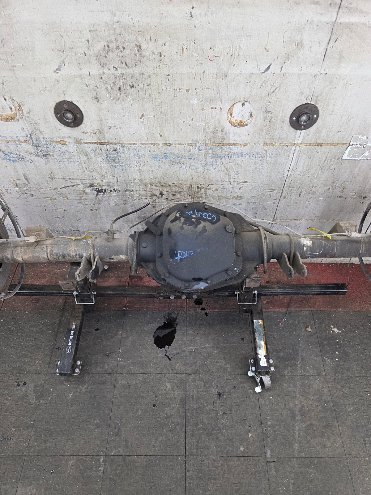 2002-2004 Ford Super Duty F250 F350 SRW Rear Axle 3.73 Gear Ratio - Limited Slip