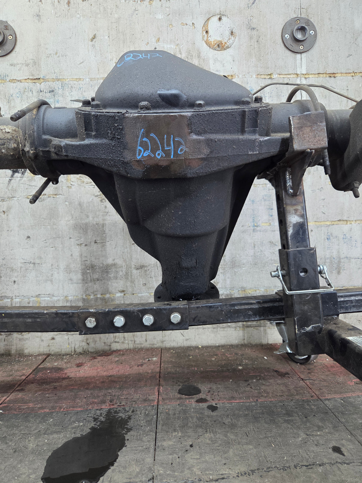 2002-2004 Ford Super Duty F250 F350 SRW Rear Axle 3.73 Gear Ratio - Limited Slip