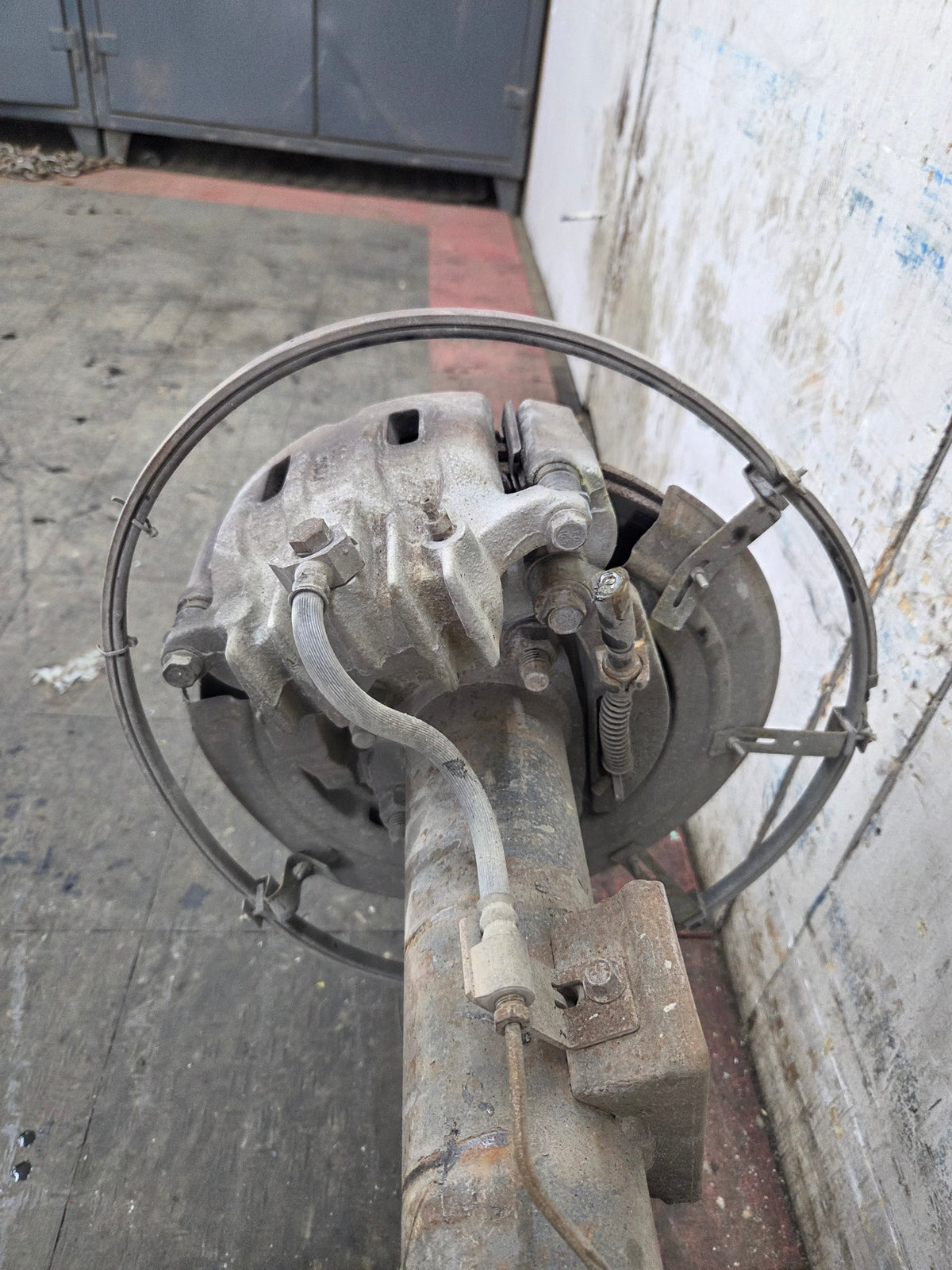 2002-2004 Ford Super Duty F250 F350 SRW Rear Axle 3.73 Gear Ratio - Limited Slip