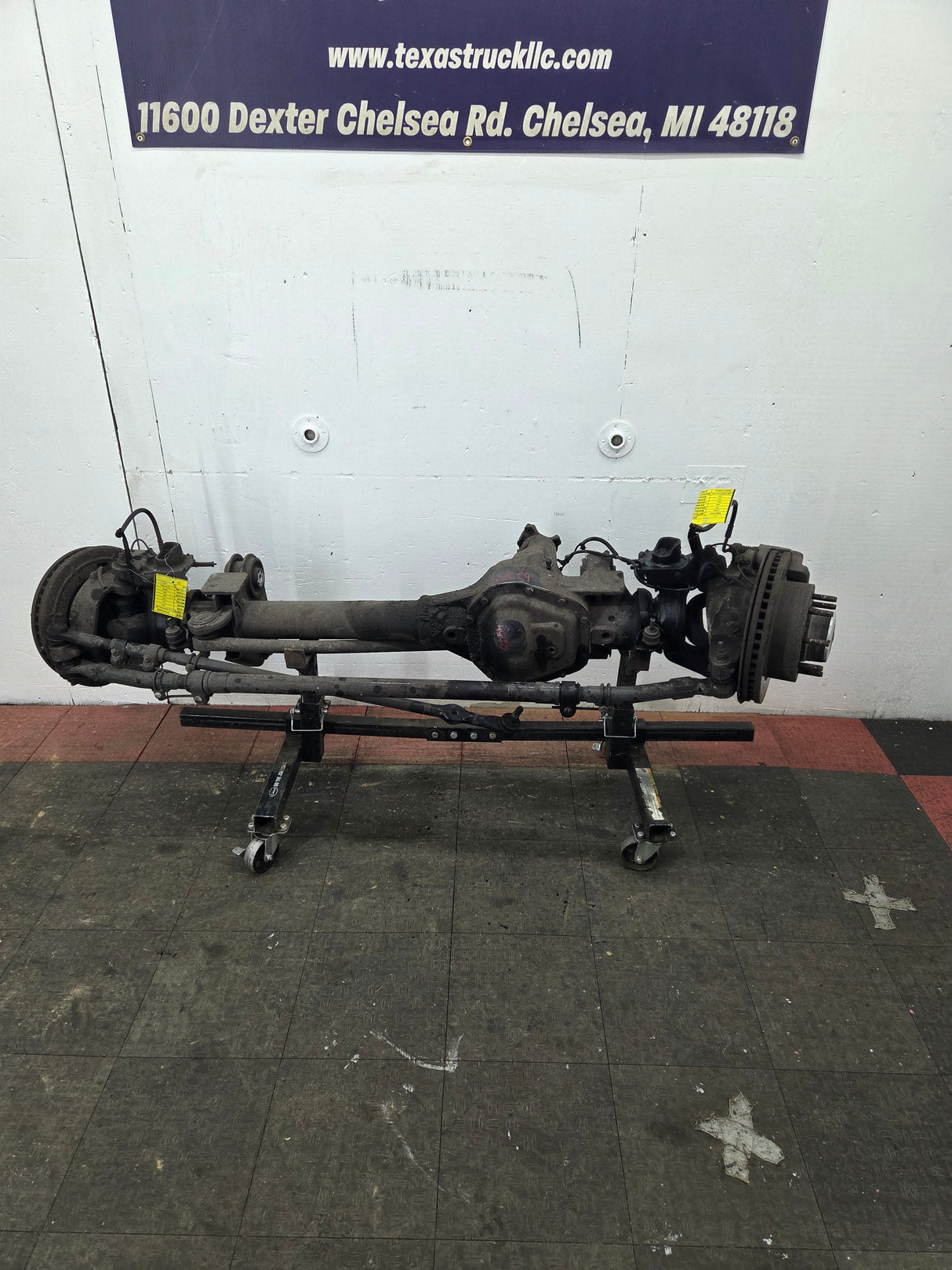 2011-2012 Ford Super Duty F250 F350 Front Axle 3.73 Gear Ratio