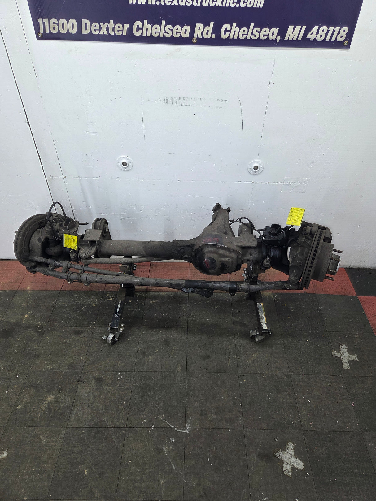 2011-2012 Ford Super Duty F250 F350 Front Axle 3.73 Gear Ratio