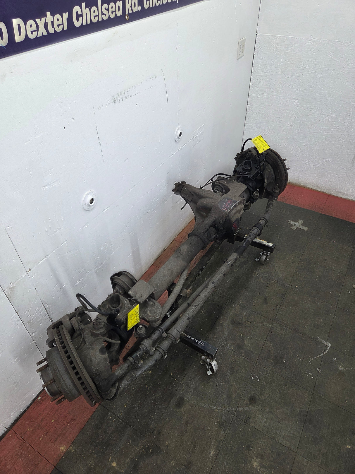2011-2012 Ford Super Duty F250 F350 Front Axle 3.73 Gear Ratio
