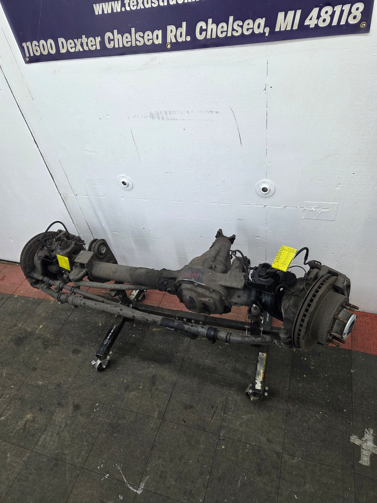 2011-2012 Ford Super Duty F250 F350 Front Axle 3.73 Gear Ratio