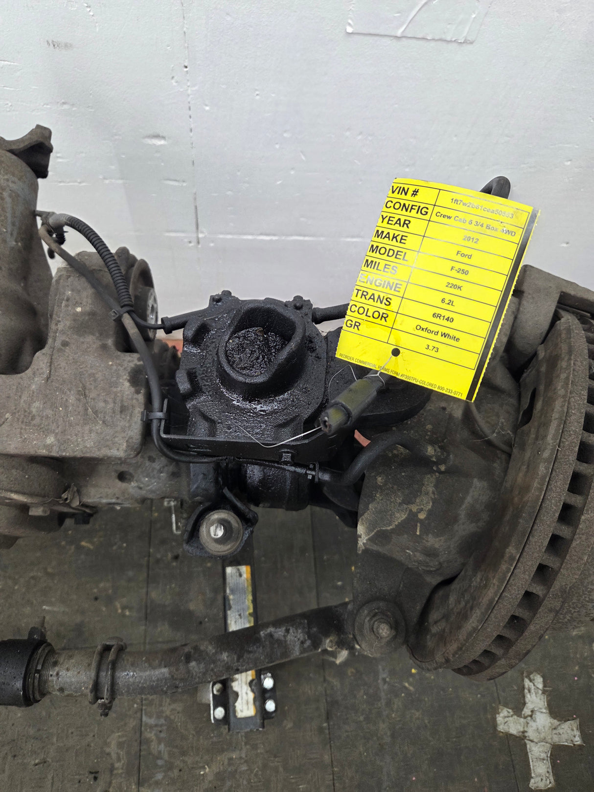 2011-2012 Ford Super Duty F250 F350 Front Axle 3.73 Gear Ratio